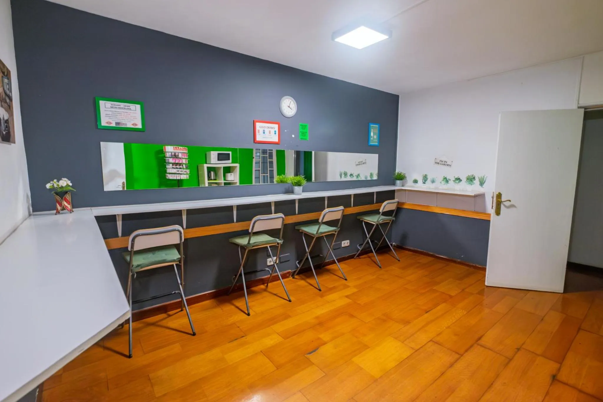 Diagonal House Hostel