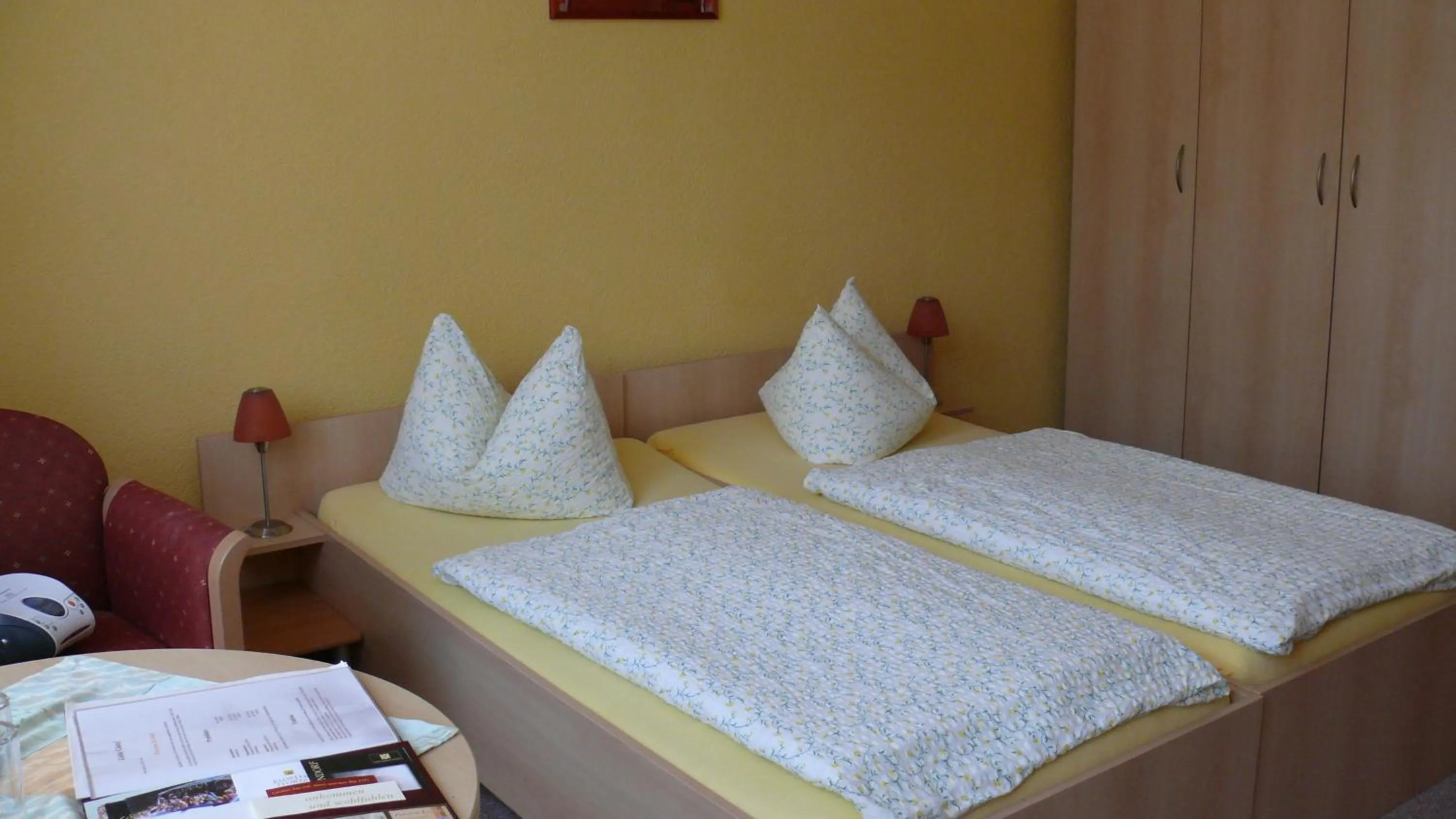 Bed in Pension Kreisel
