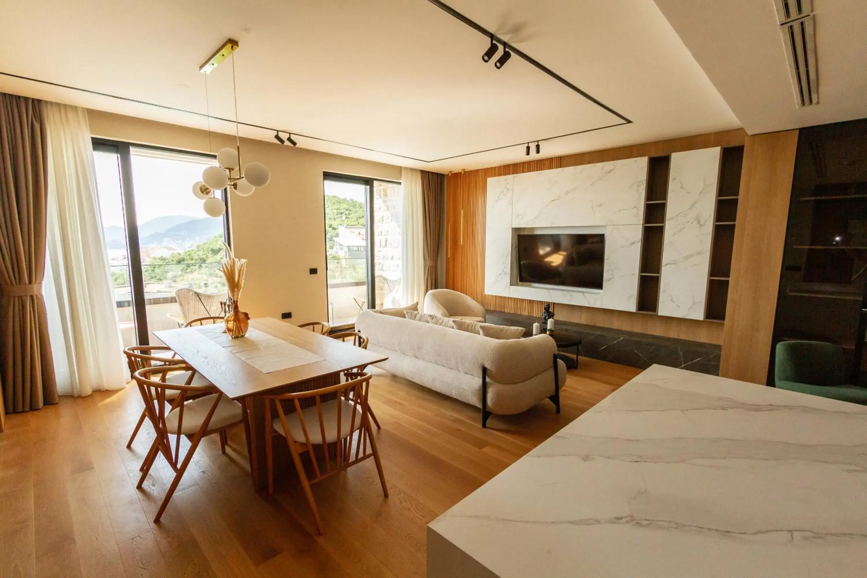 TV and multimedia, Bed in Hotel kingStone Budva TV and multimedia, Bed in Hotel kingStone Budva