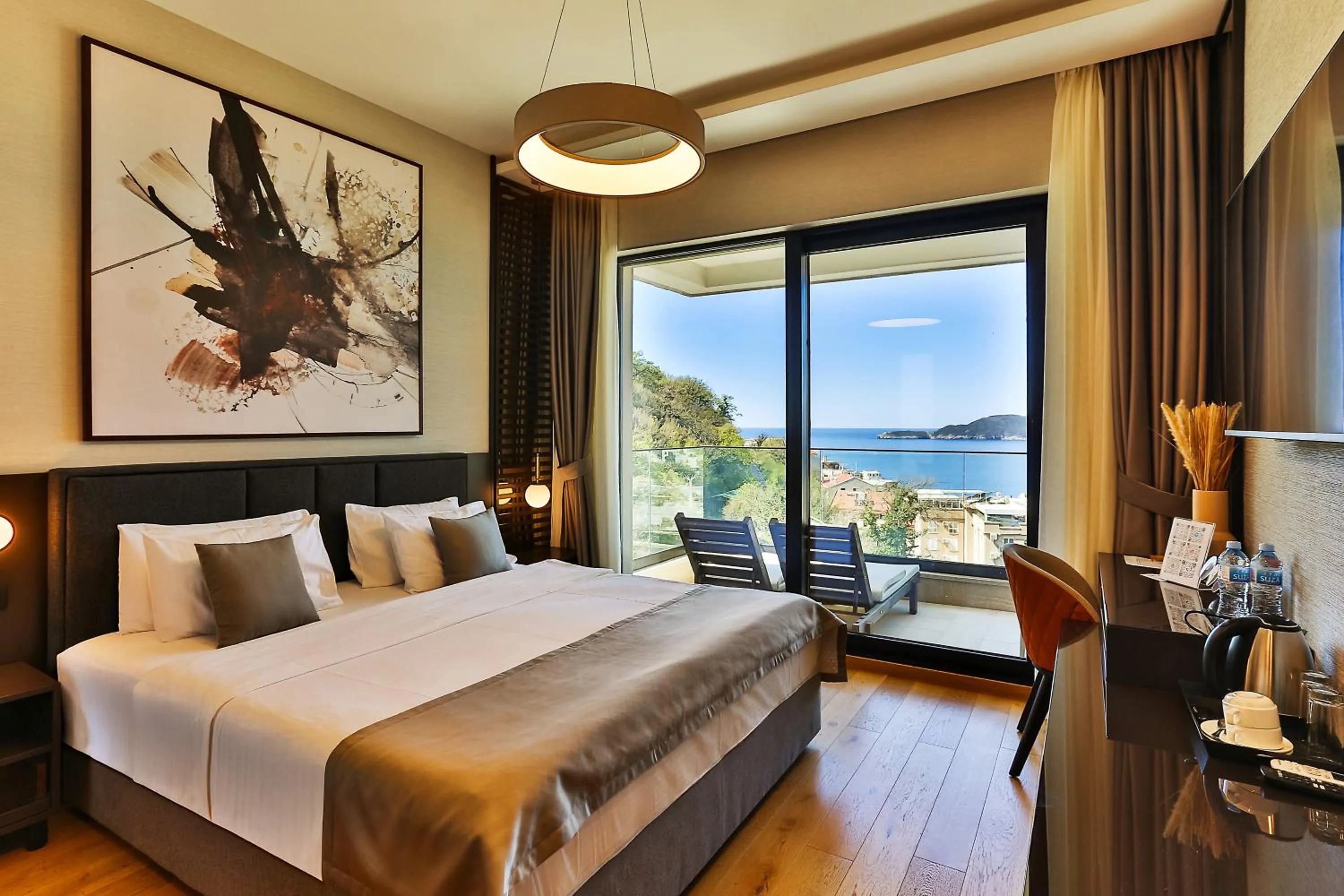 Bed in Regent Resort Budva