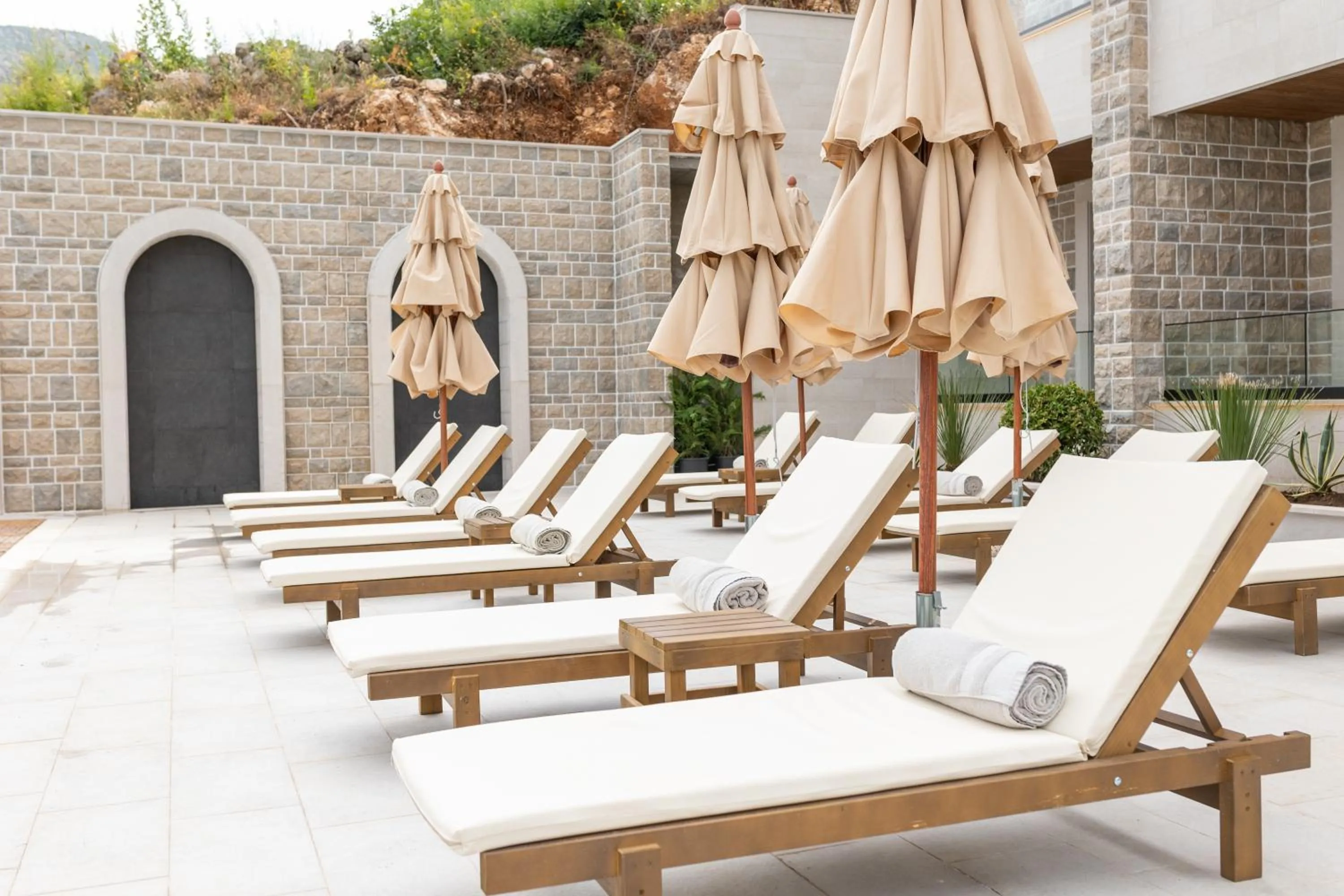 Swimming pool in Regent Resort Budva