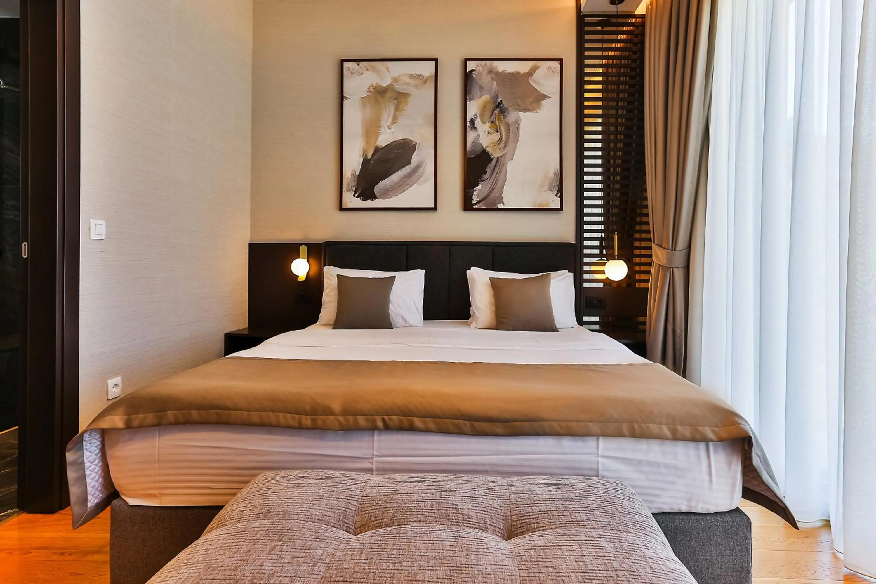 Bed in Regent Resort Budva