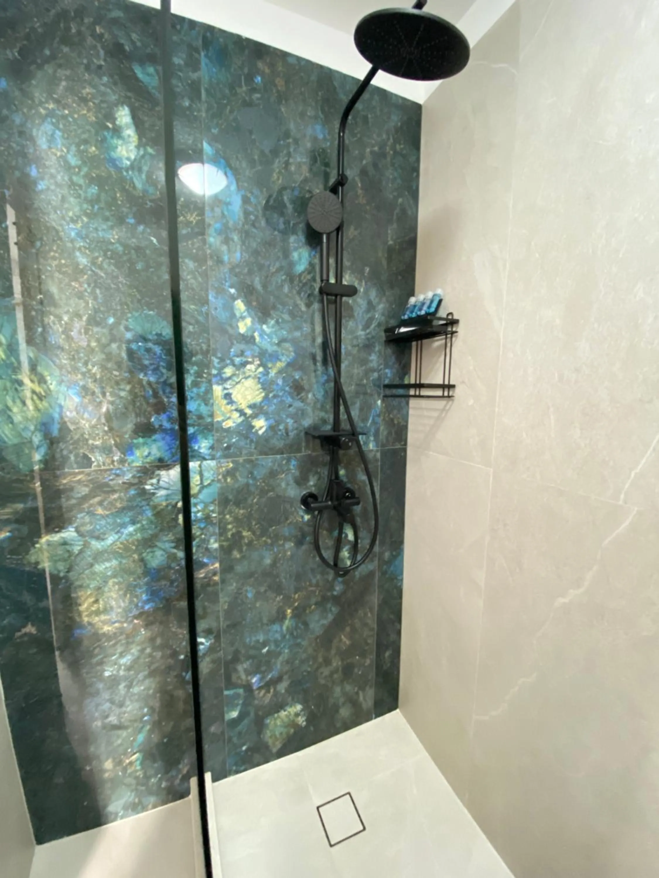 Shower in Seabed Suites Mykonos