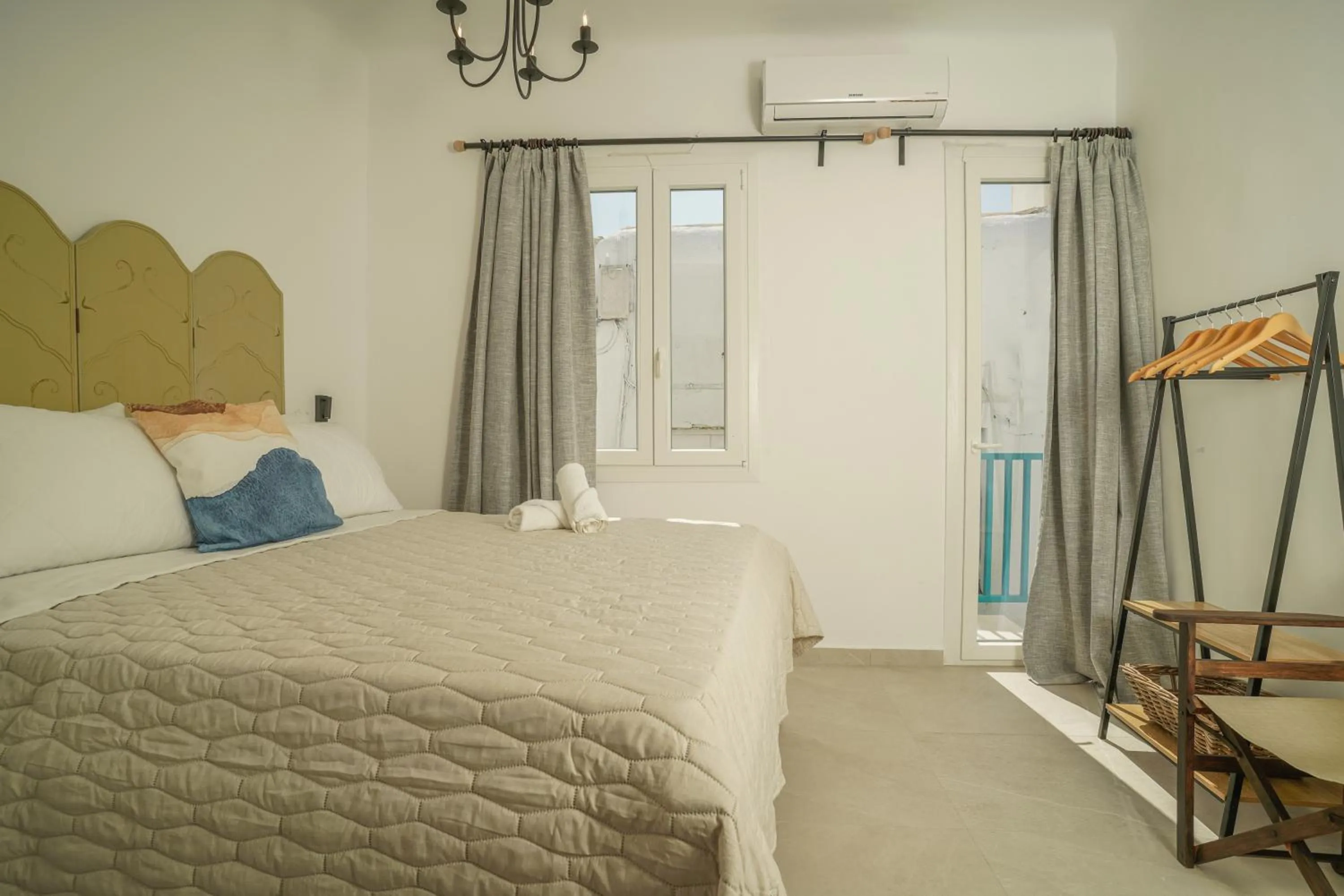 Bed in Seabed Suites Mykonos