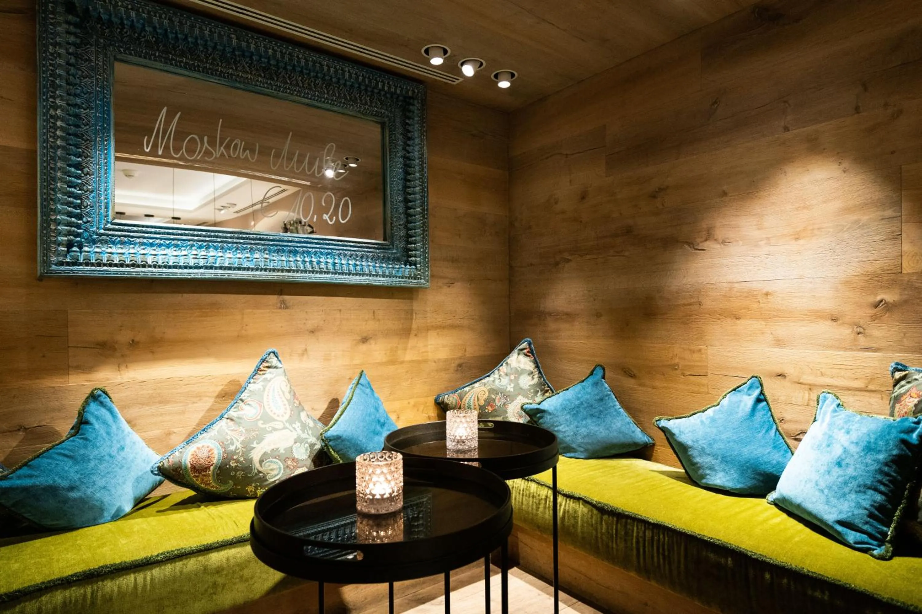 Lounge or bar in Hotel Gasthof Alte Post Holzkirchen