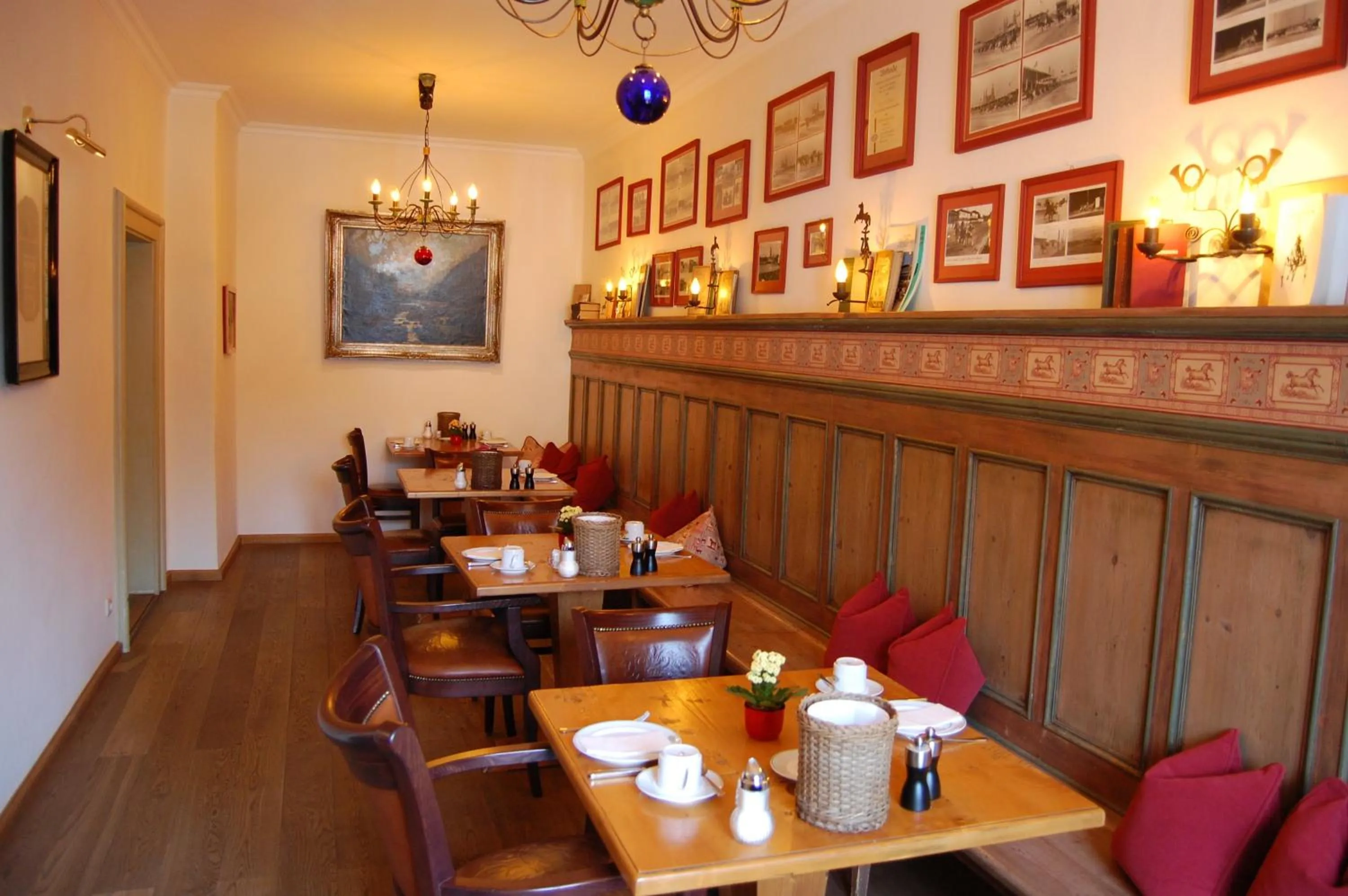 Restaurant/places to eat in Hotel Gasthof Alte Post Holzkirchen