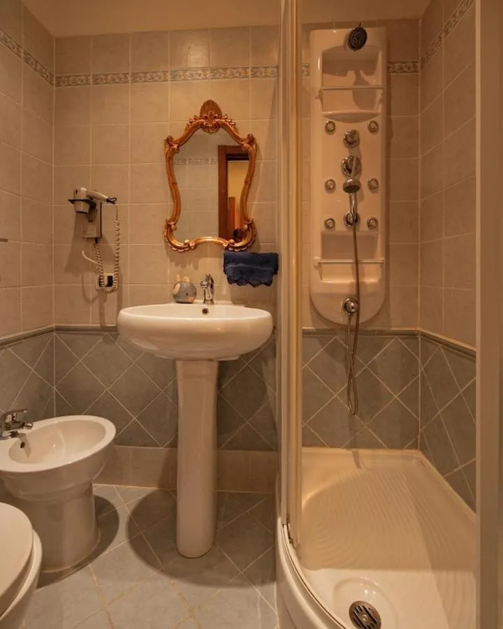 Shower in Vatican Holiday