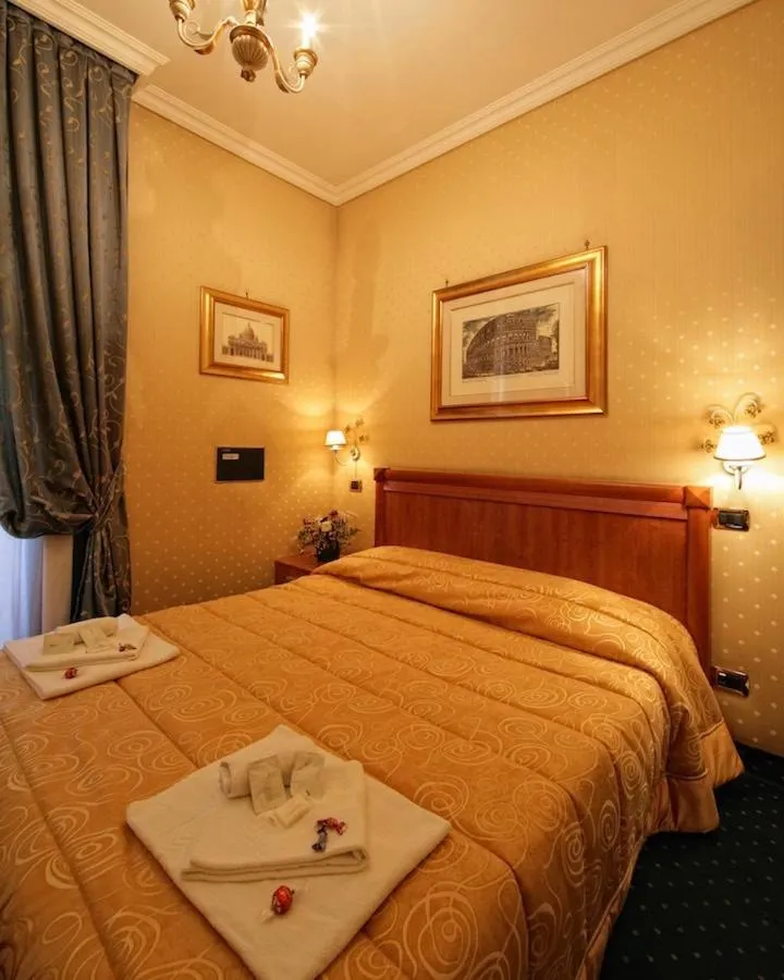 Bedroom, Bed in Vatican Holiday