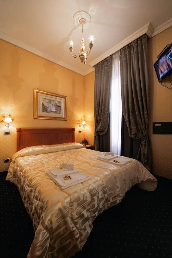 Bedroom, Bed in Vatican Holiday