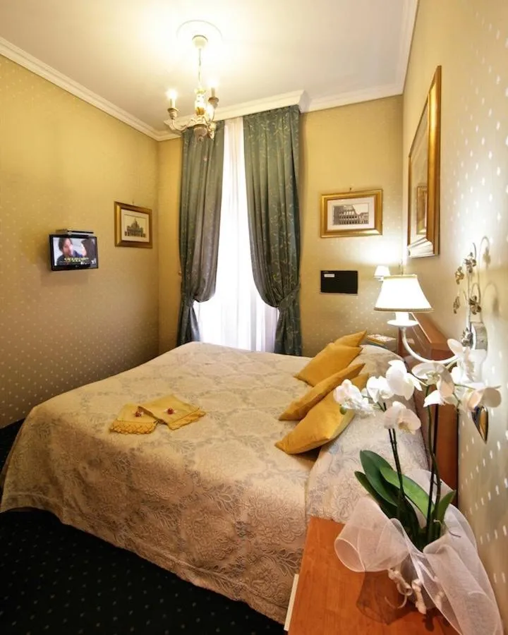 Photo of the whole room, Bed in Vatican Holiday