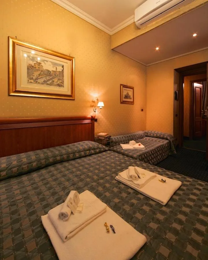 Photo of the whole room, Bed in Vatican Holiday