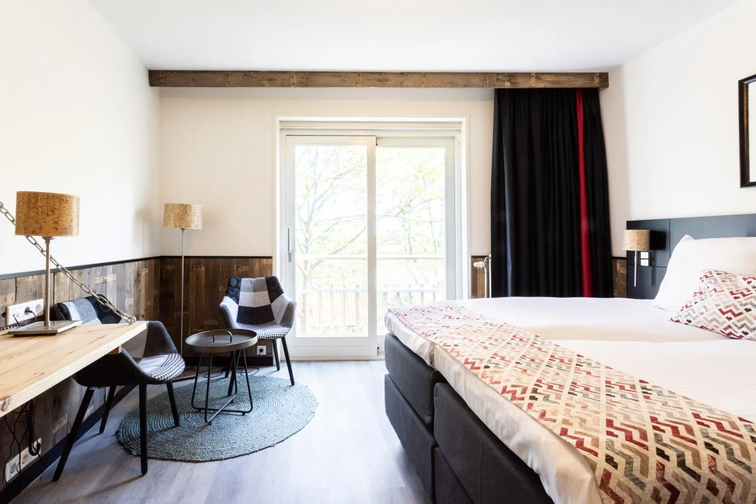 Photo of the whole room, Bed in Strandhotel Westduin