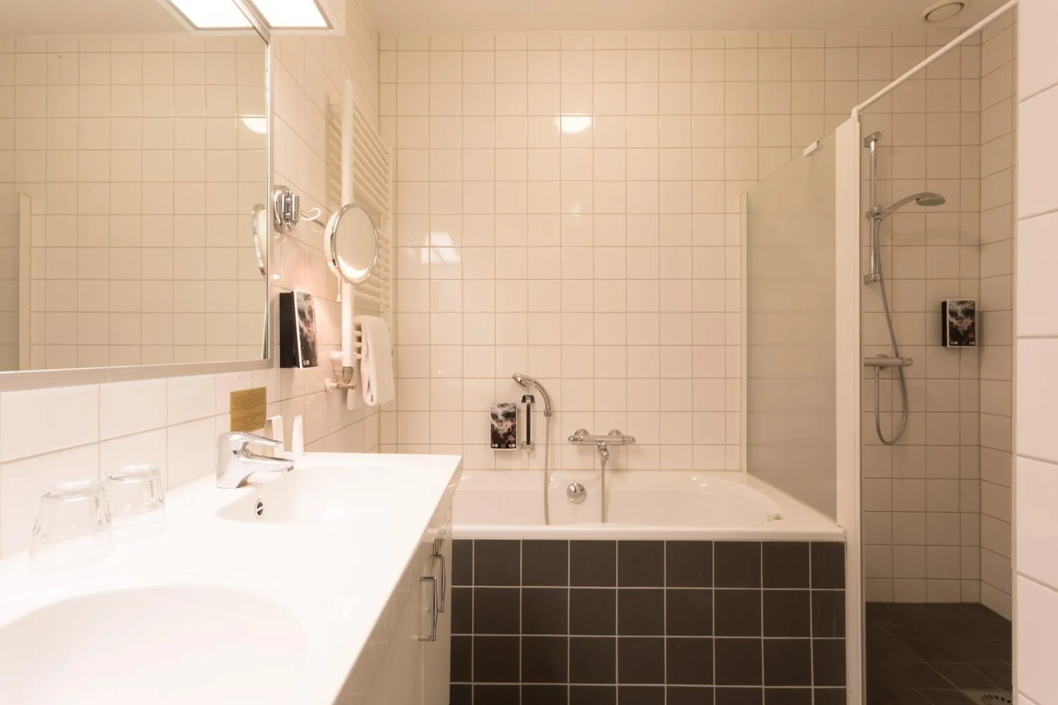 Bathroom in Strandhotel Westduin