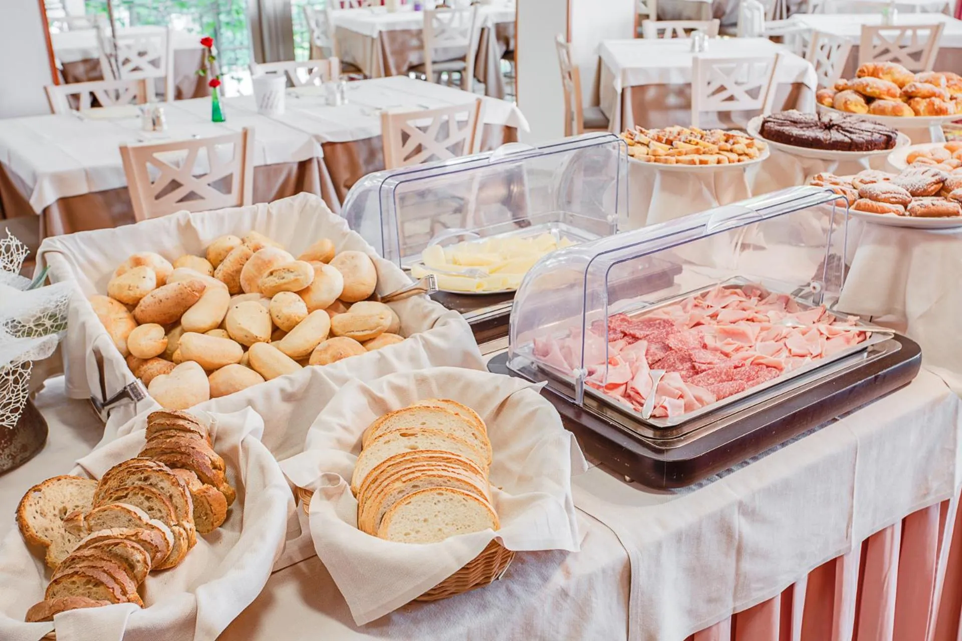 Continental breakfast in Hotel Silver