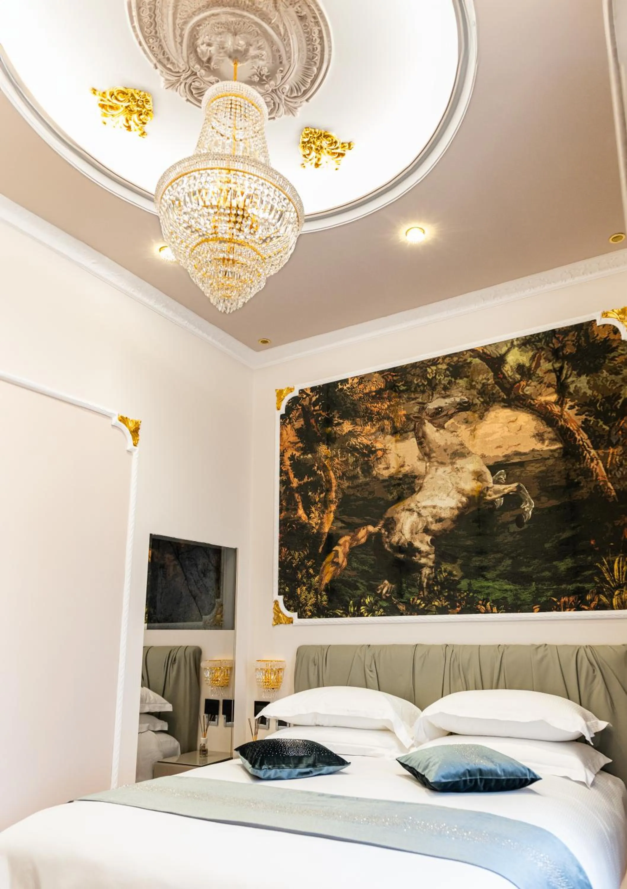 Bed in Queen Cattleya Suite