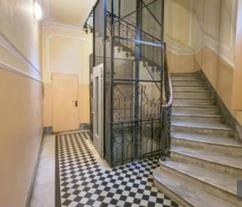 elevator in Queen Cattleya Suite