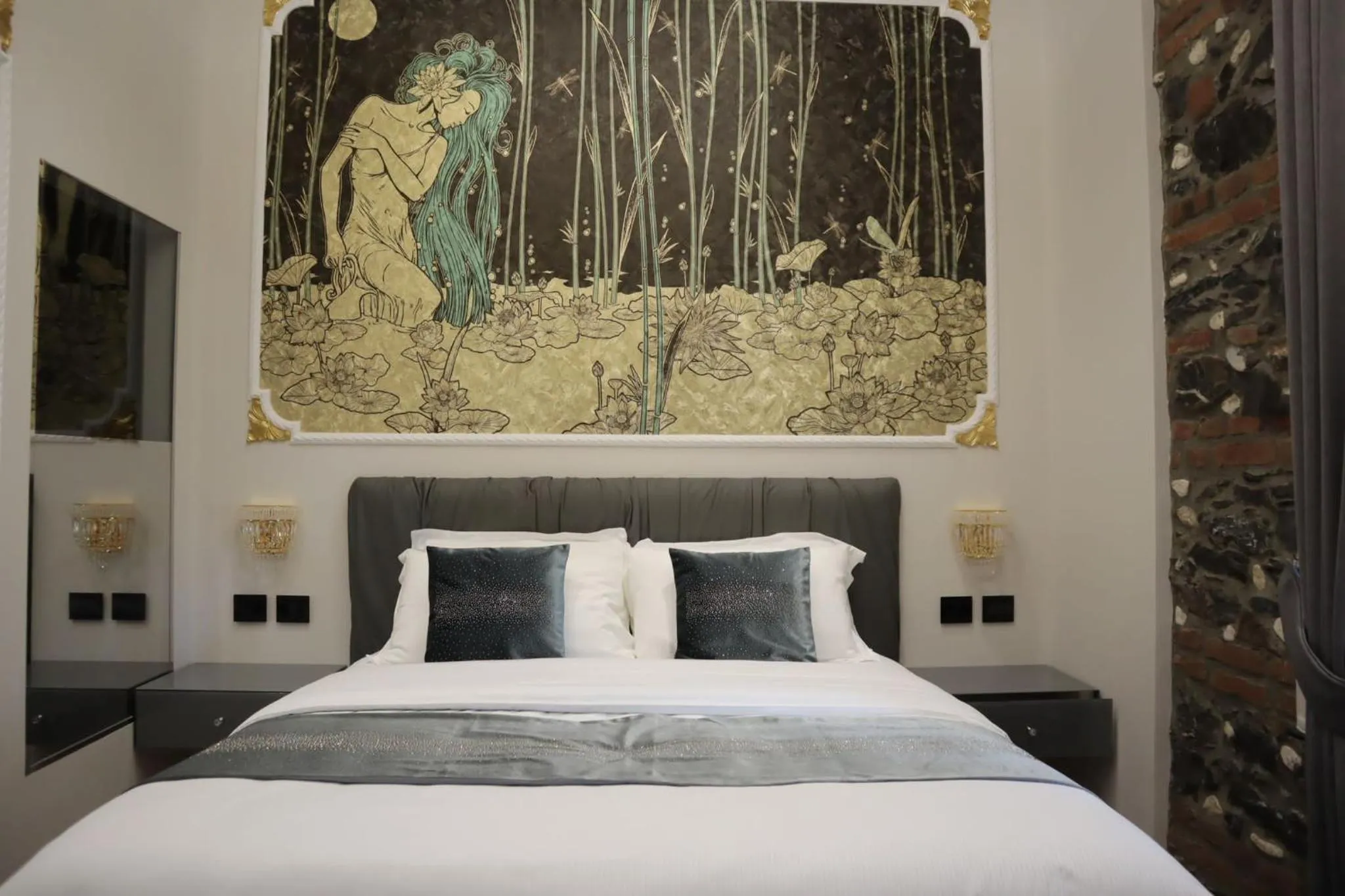 Bed in Queen Cattleya Suite