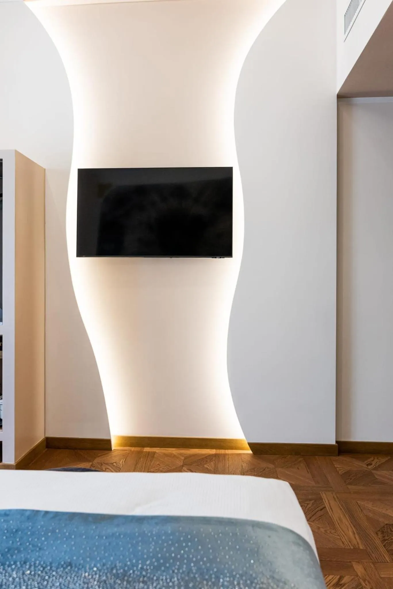 Bed in Queen Cattleya Suite