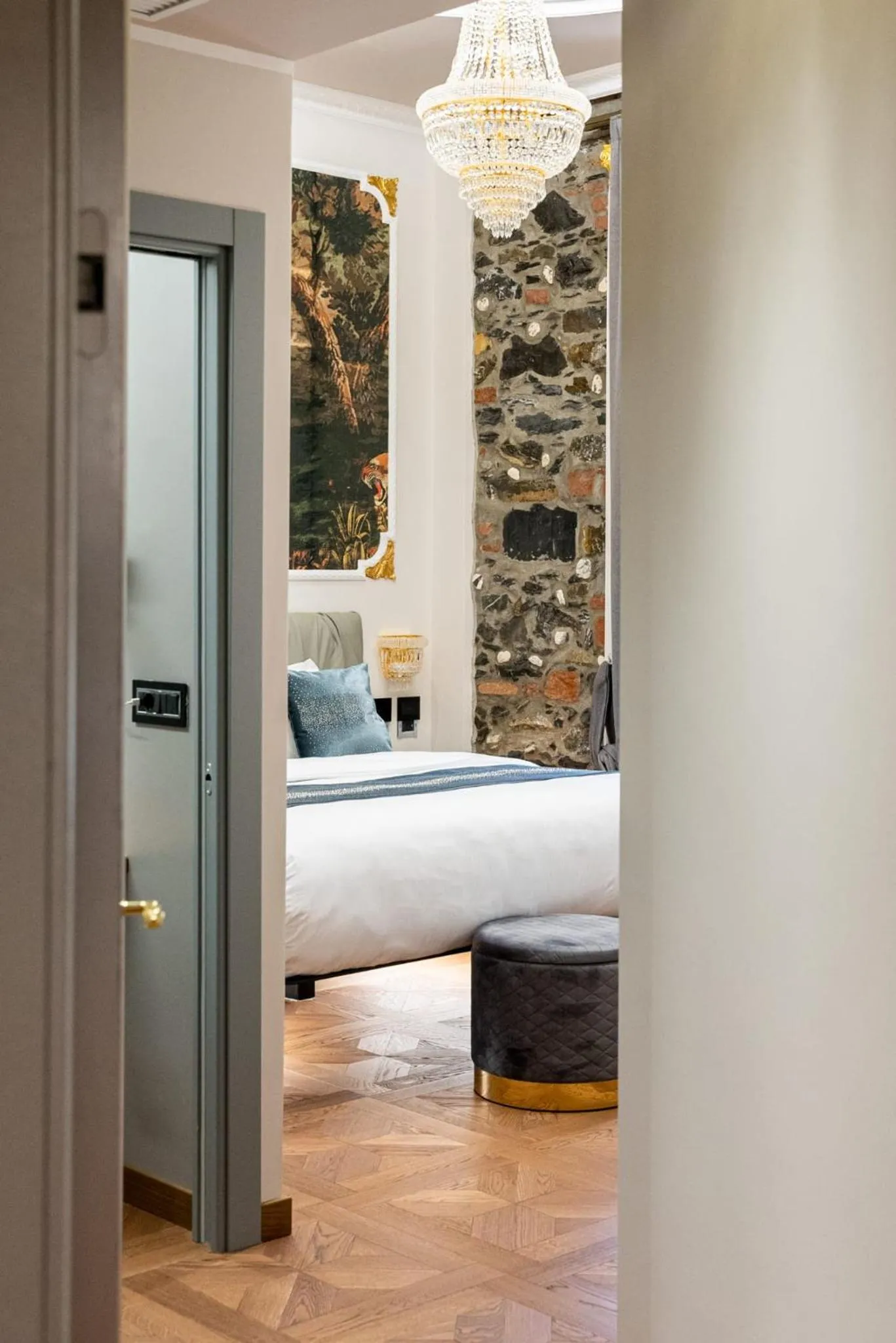 Bed in Queen Cattleya Suite