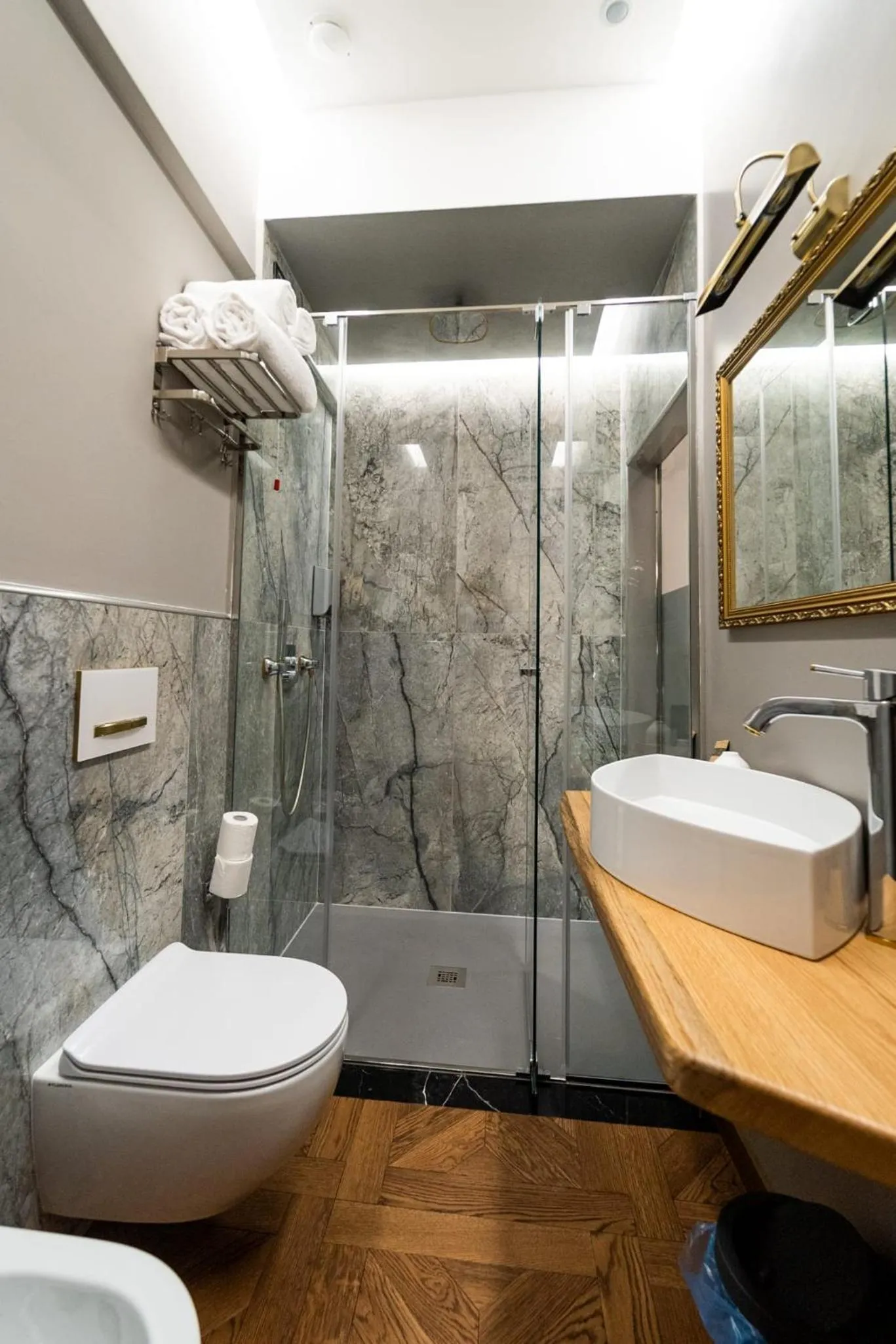 Queen Cattleya Suite