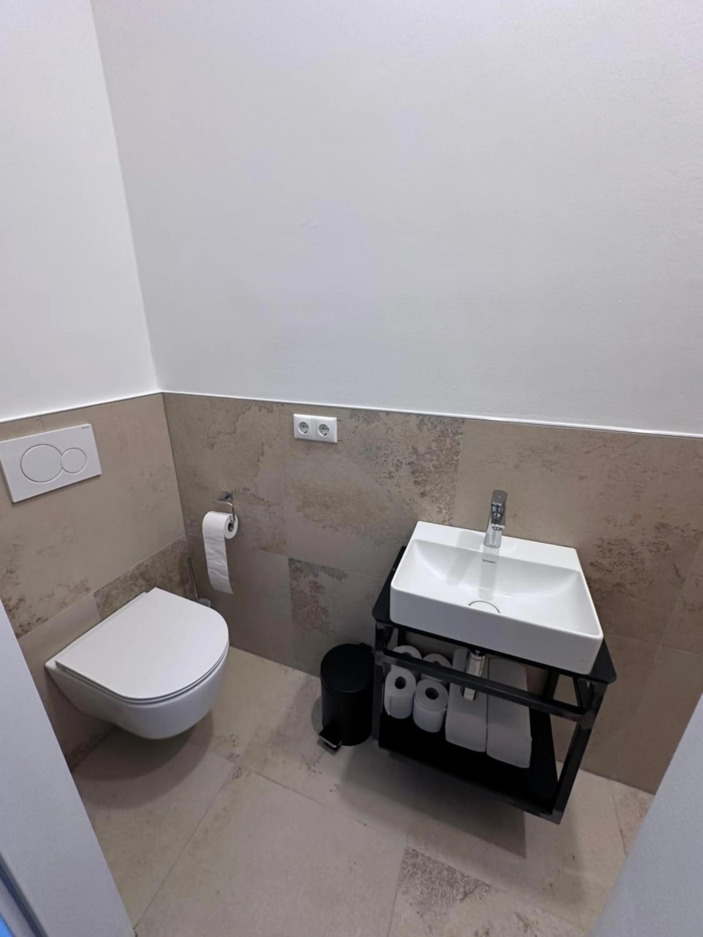 Toilet in Rilke Apartments