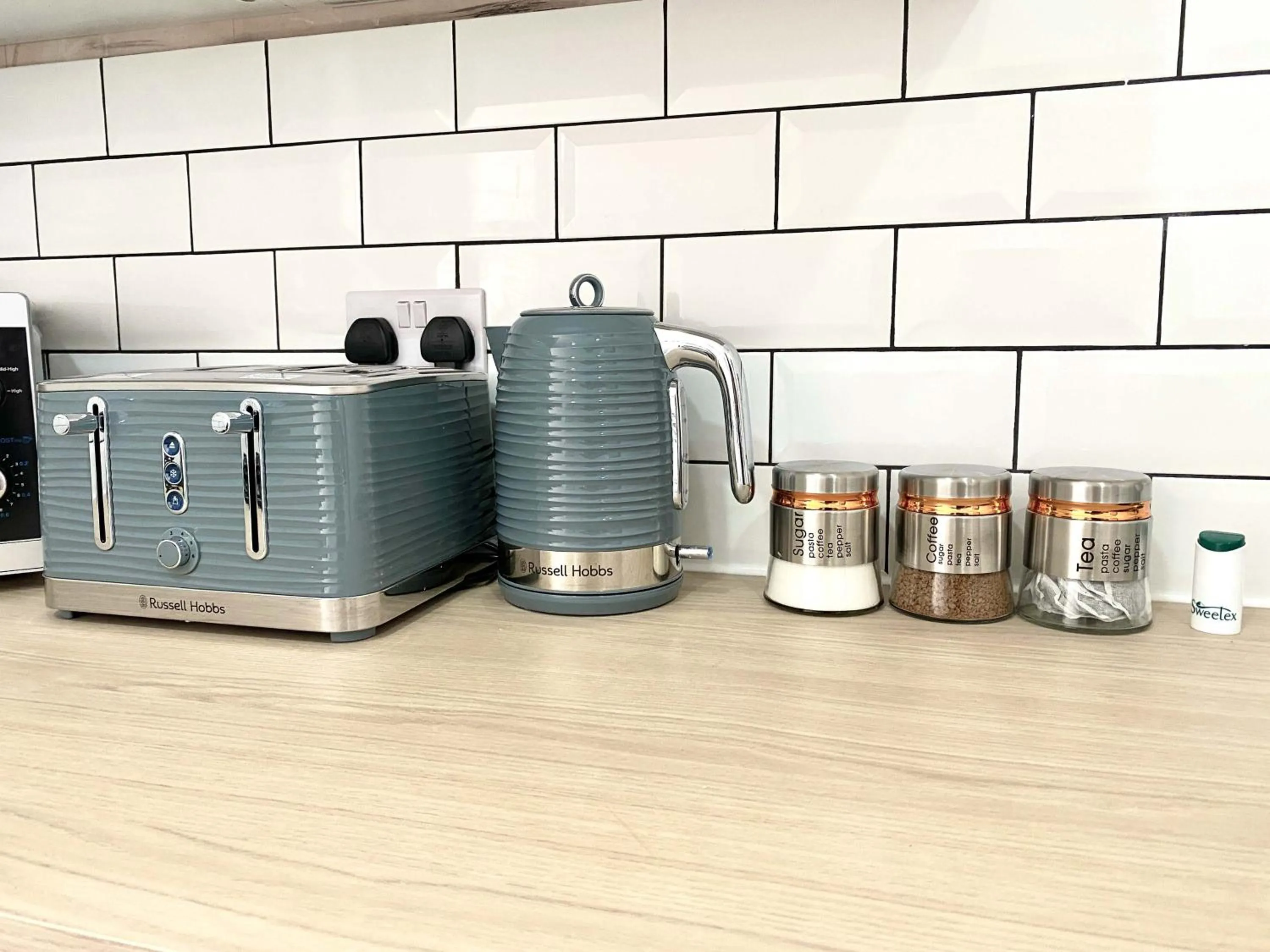 Coffee/tea facilities in 2 Bed Town Centre Nr Theatre Free Park Wi-Fi & garden