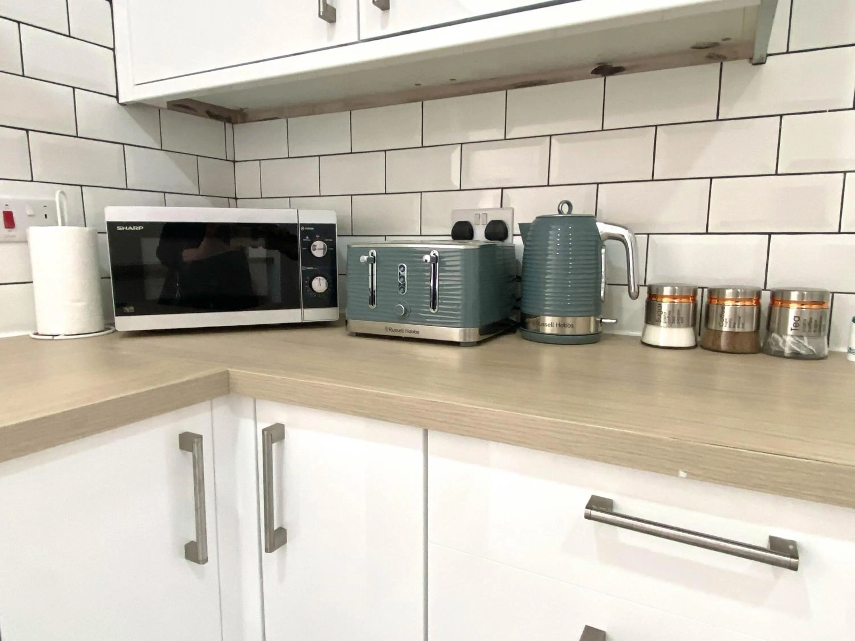 minibar in 2 Bed Town Centre Nr Theatre Free Park Wi-Fi & garden