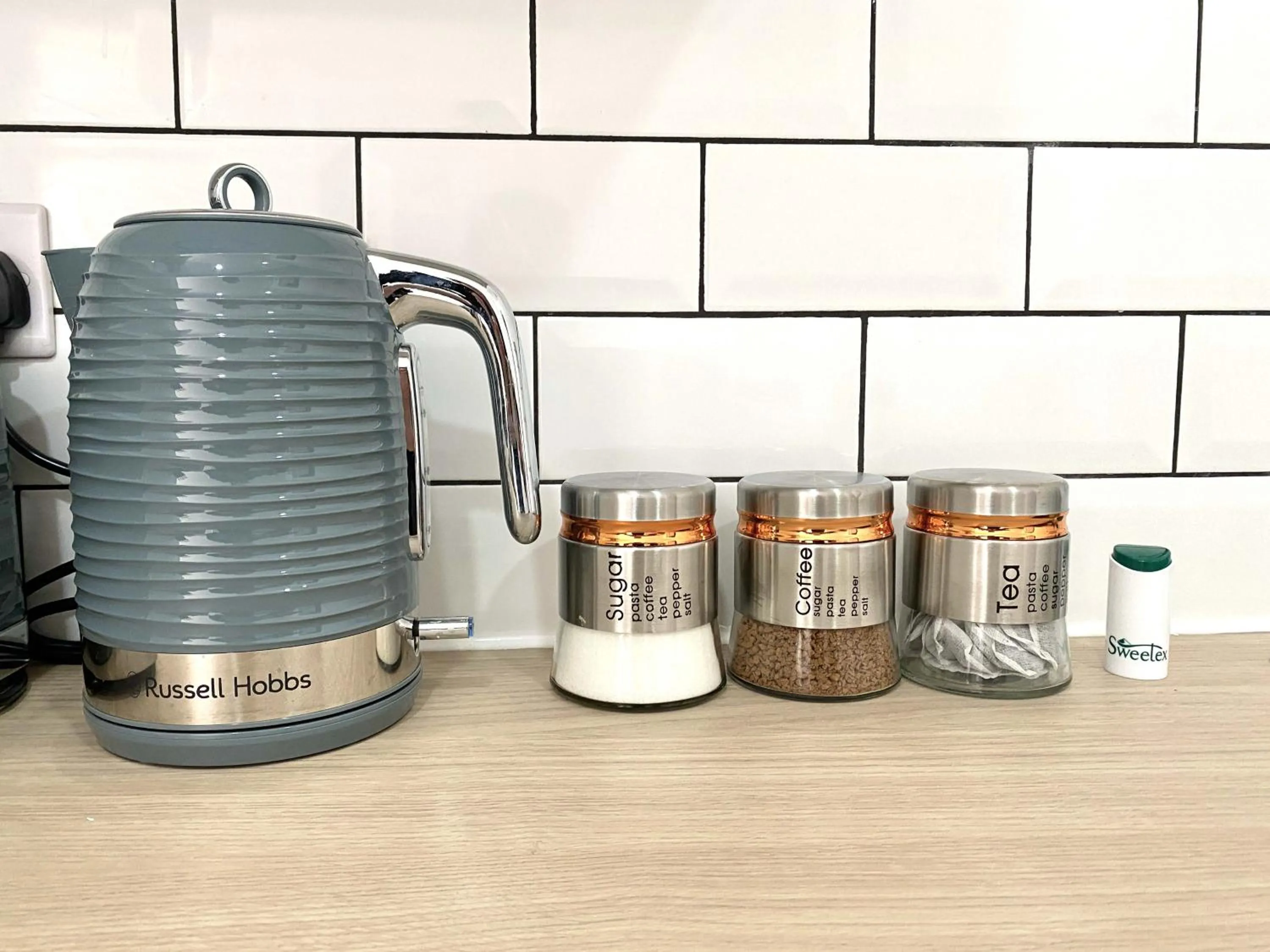 Coffee/tea facilities in 2 Bed Town Centre Nr Theatre Free Park Wi-Fi & garden