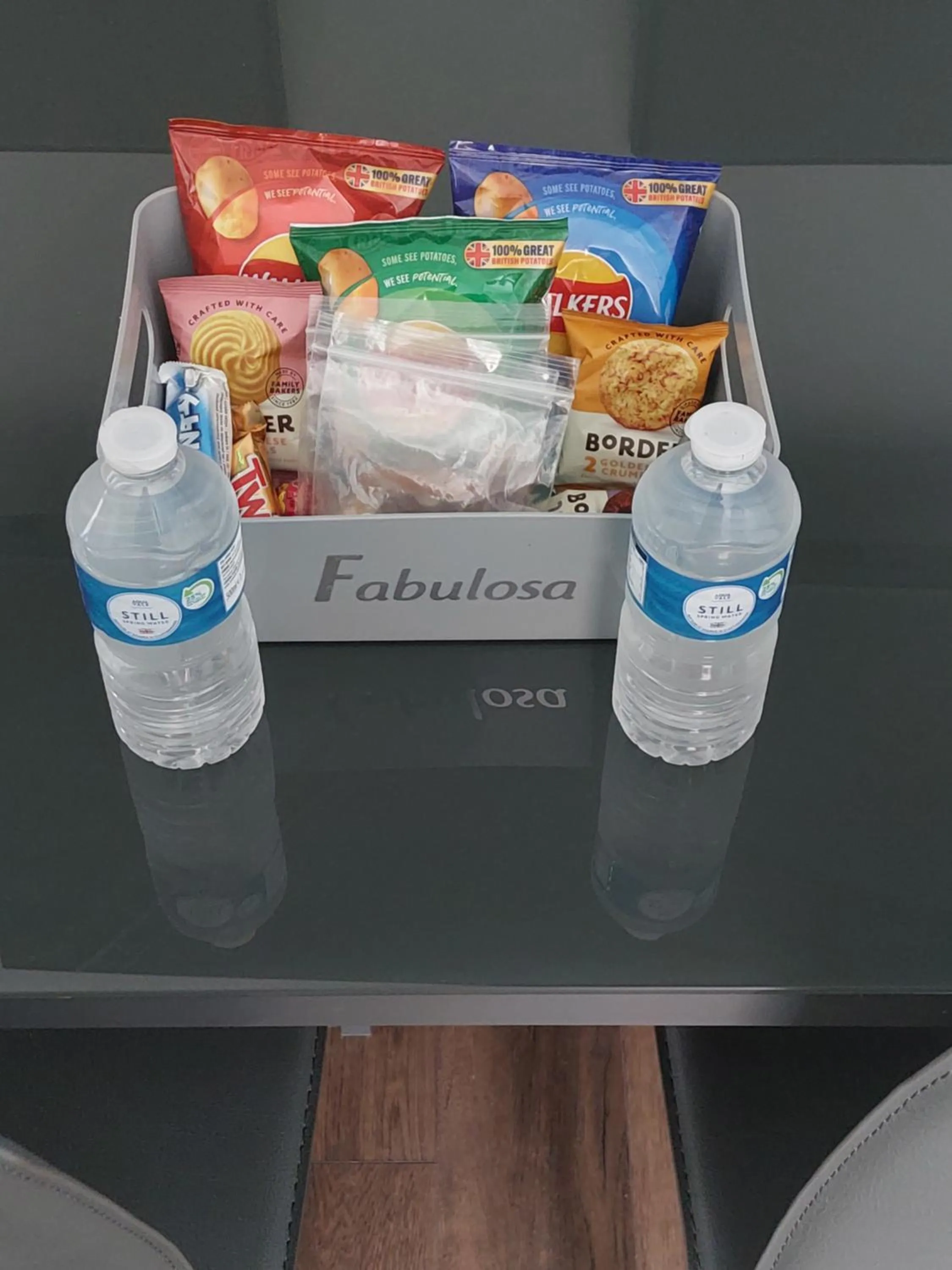 Food and drinks in 2 Bed Town Centre Nr Theatre Free Park Wi-Fi & garden