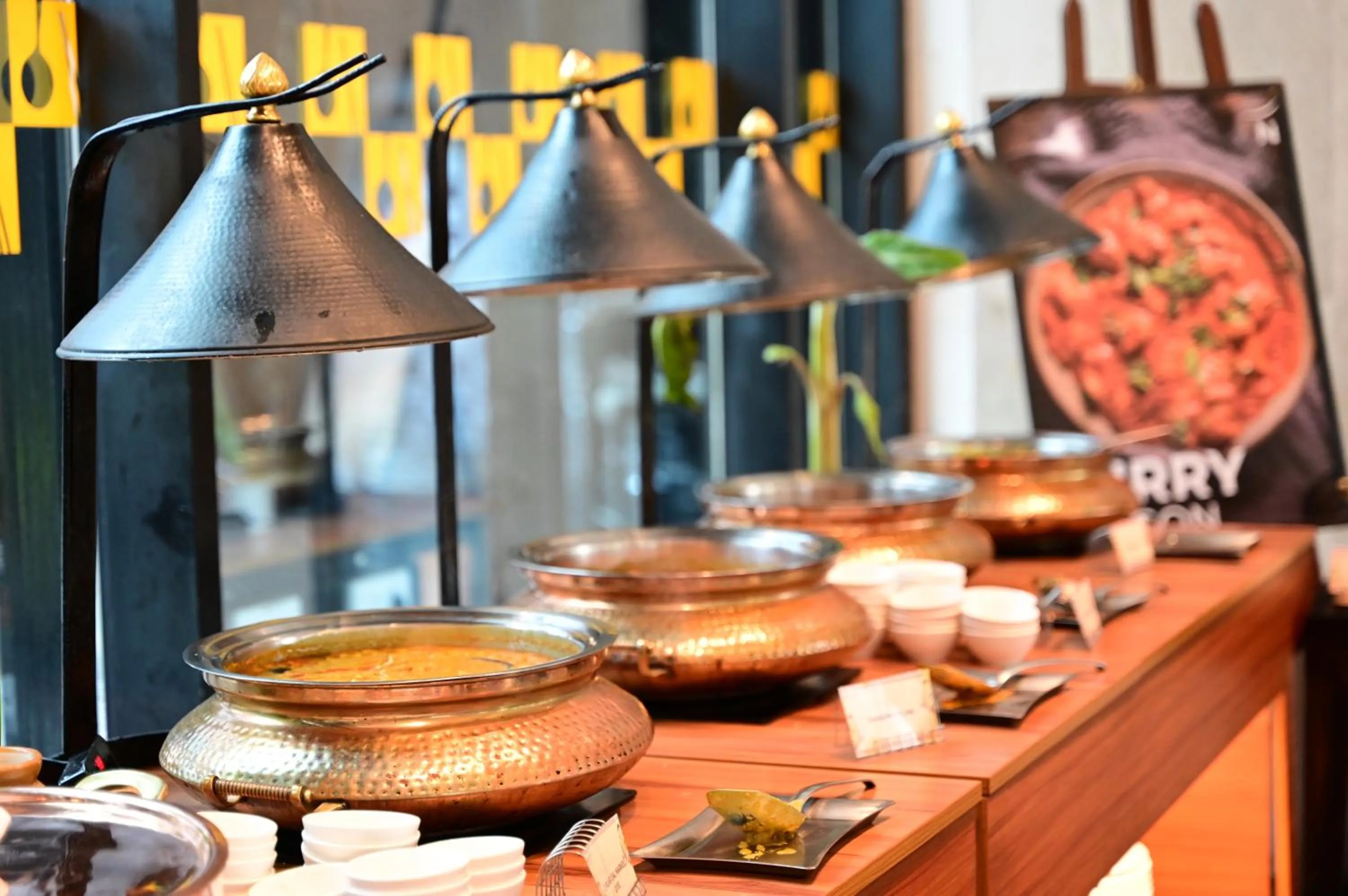 Restaurant/places to eat in Novotel Kolkata Hotel and Residences