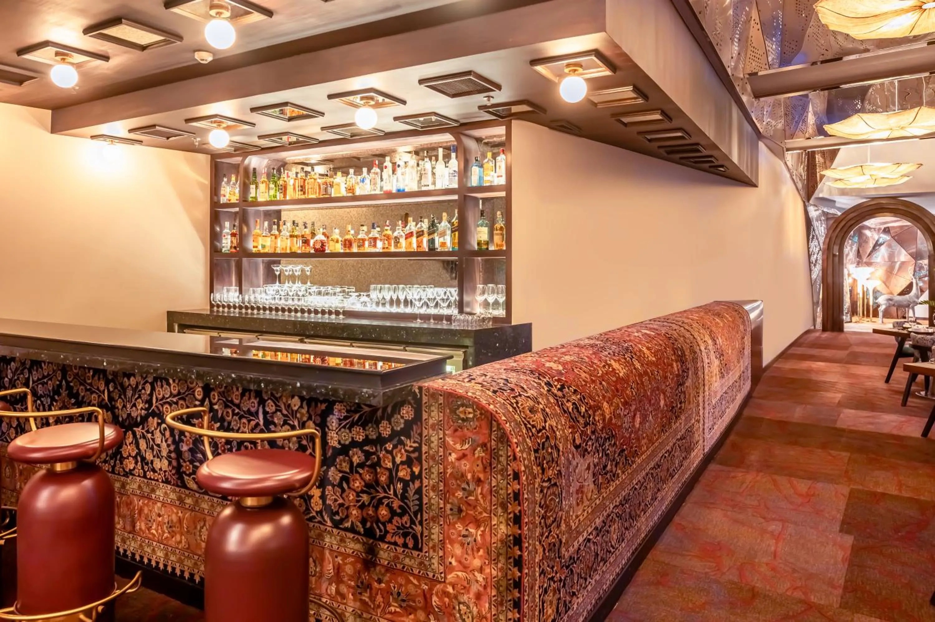 Restaurant/places to eat in Novotel Kolkata Hotel and Residences