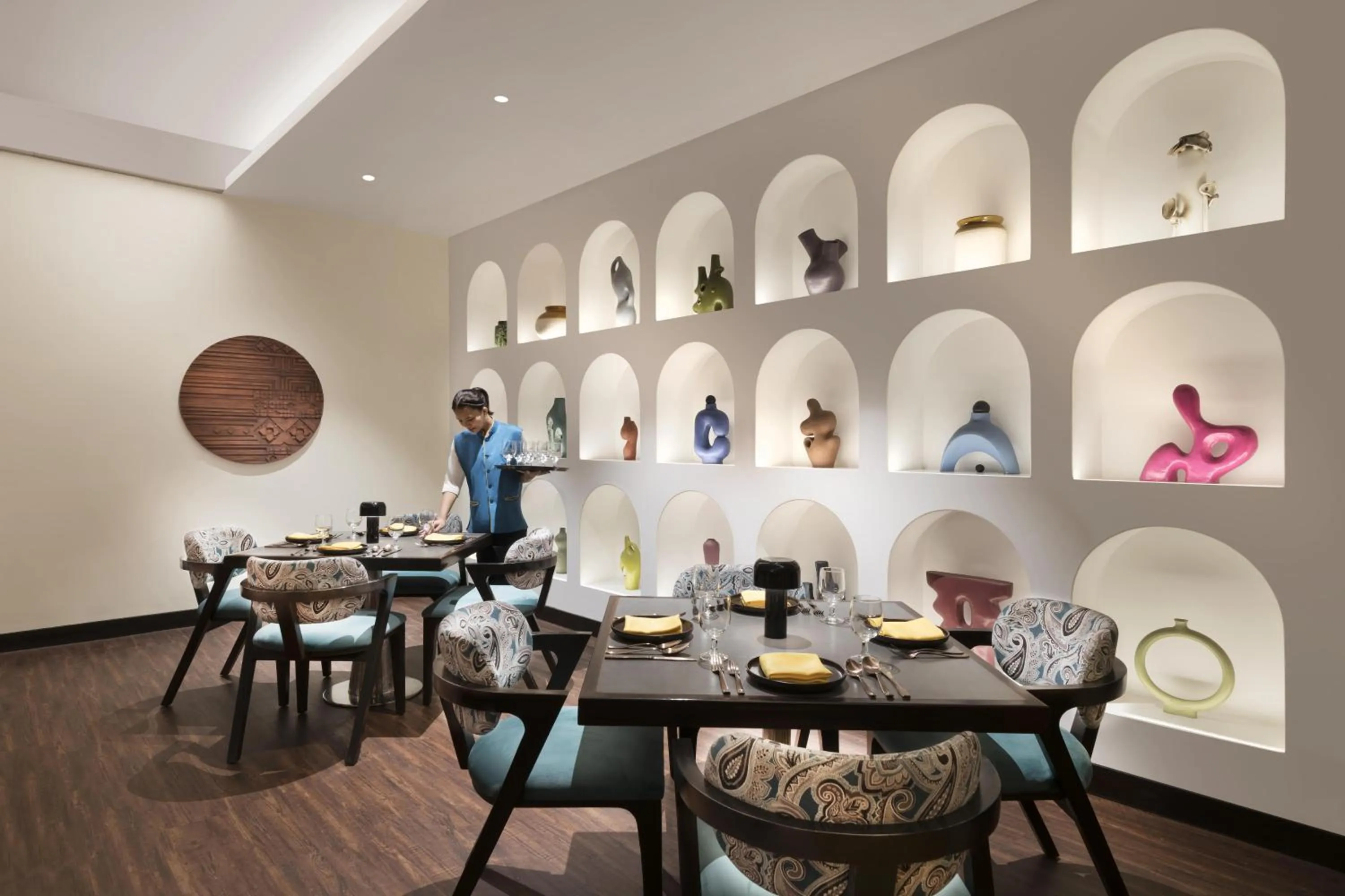 Restaurant/places to eat in Novotel Kolkata Hotel and Residences