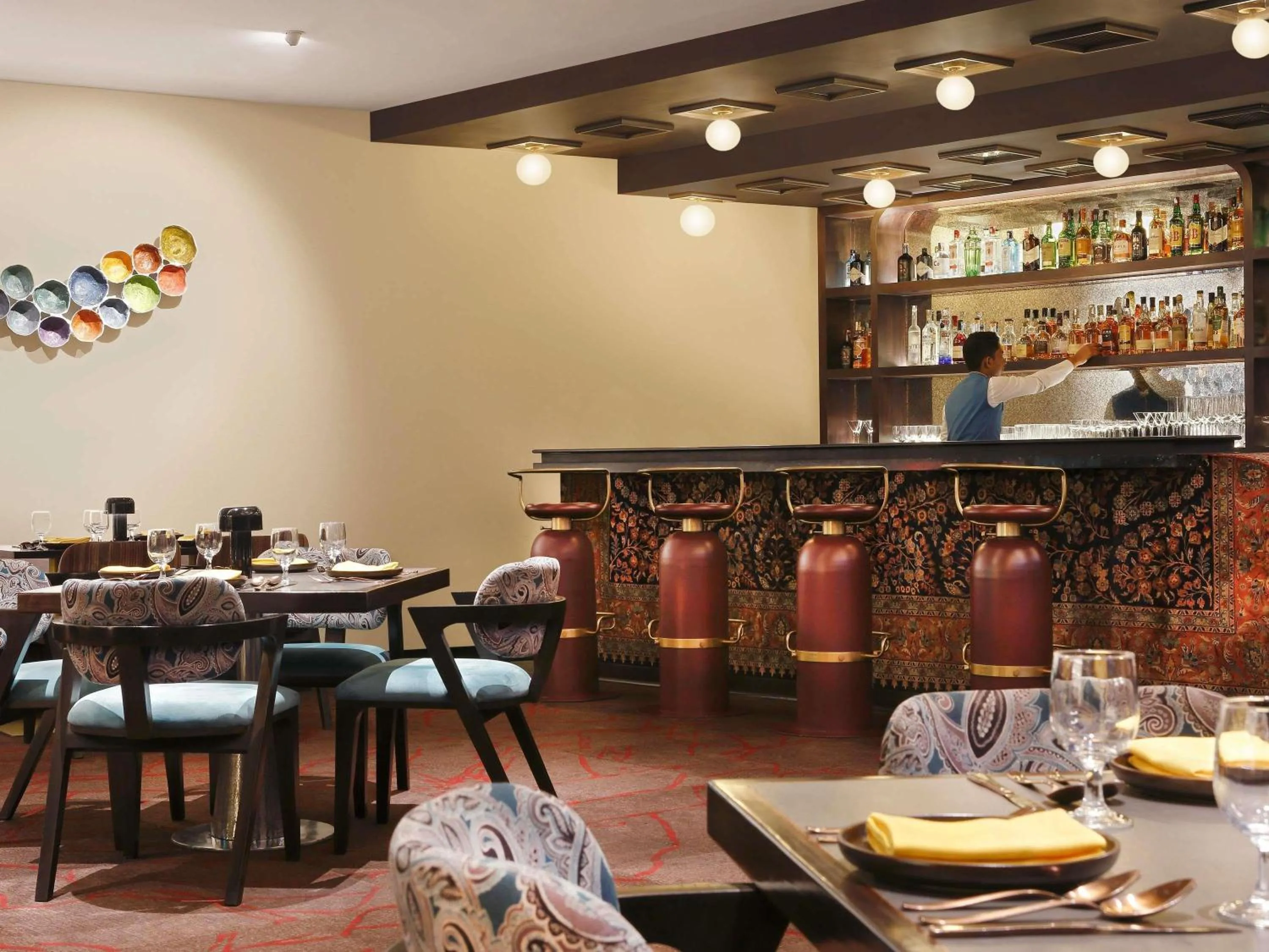 Restaurant/places to eat in Novotel Kolkata Hotel and Residences