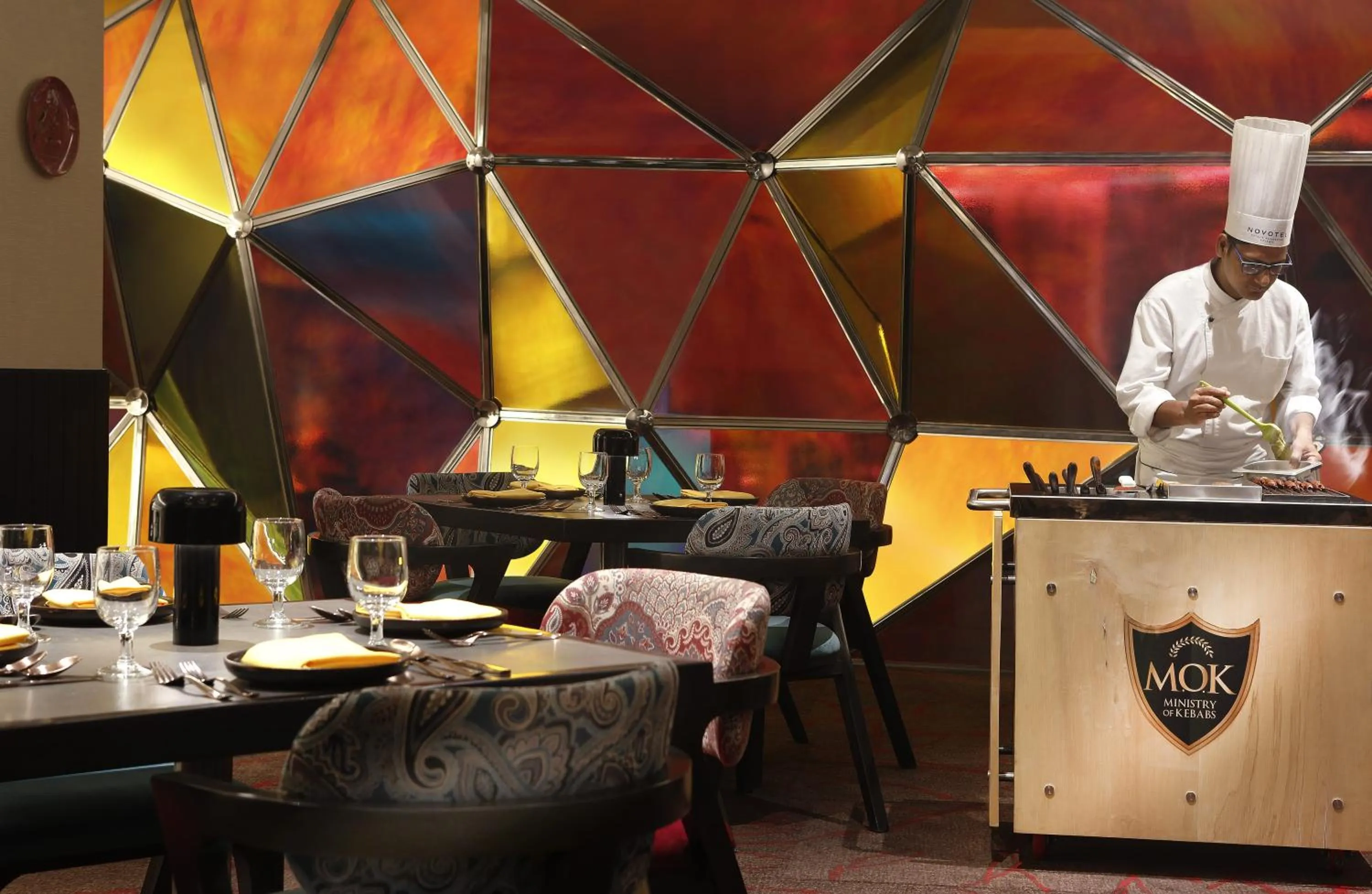 Restaurant/places to eat in Novotel Kolkata Hotel and Residences