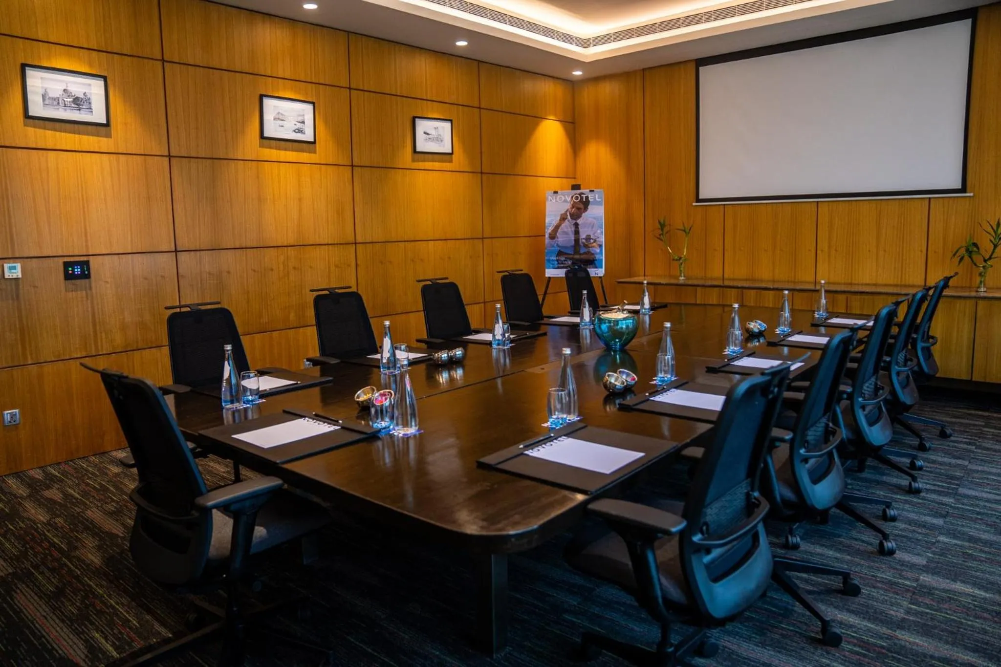 Meeting/conference room in Novotel Kolkata Hotel and Residences