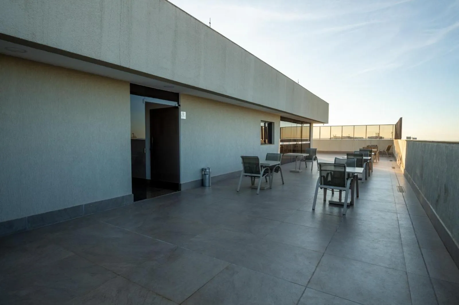 Property building in Apartamento, Nobile Suítes Monumental , localização e conforto