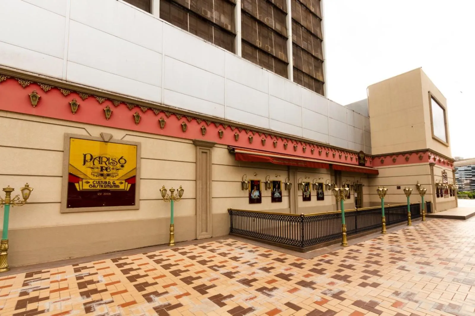 Restaurant/places to eat in Apartamento, Nobile Suítes Monumental , localização e conforto