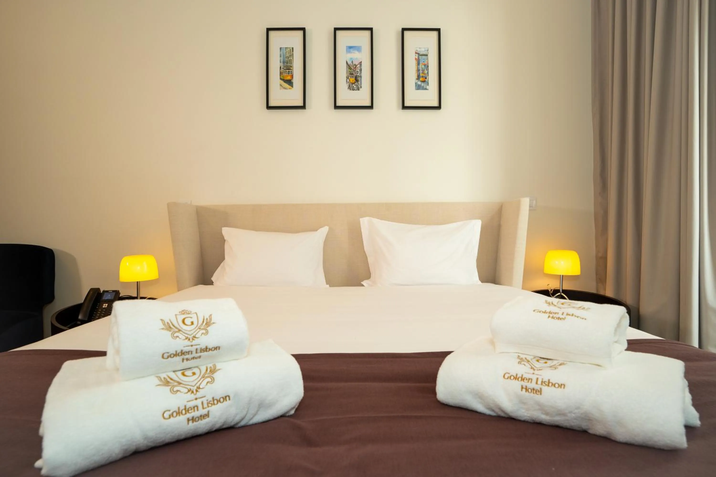 Bedroom, Bed in Golden Lisbon Hotel