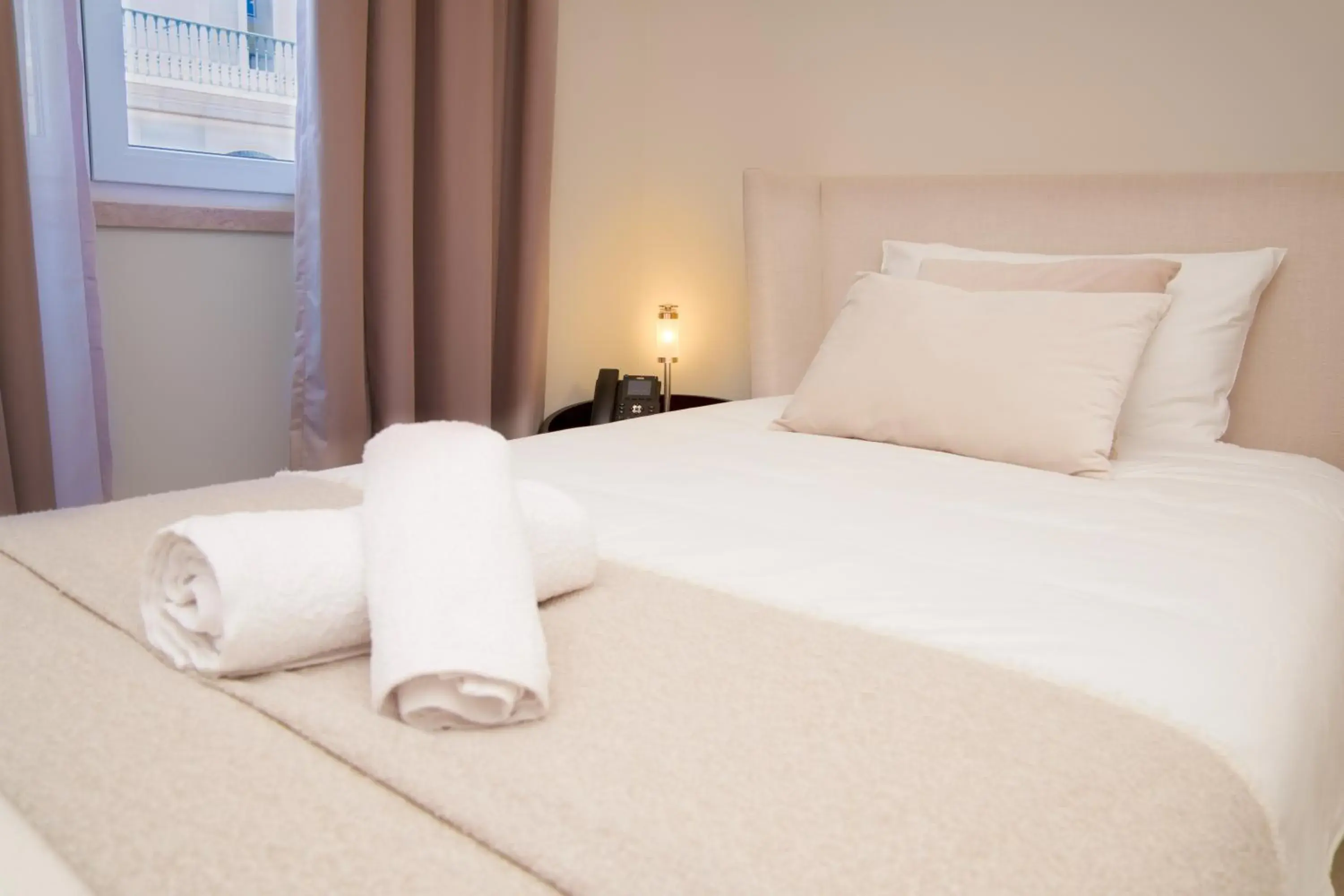 Bed in Golden Lisbon Hotel Bed in Golden Lisbon Hotel