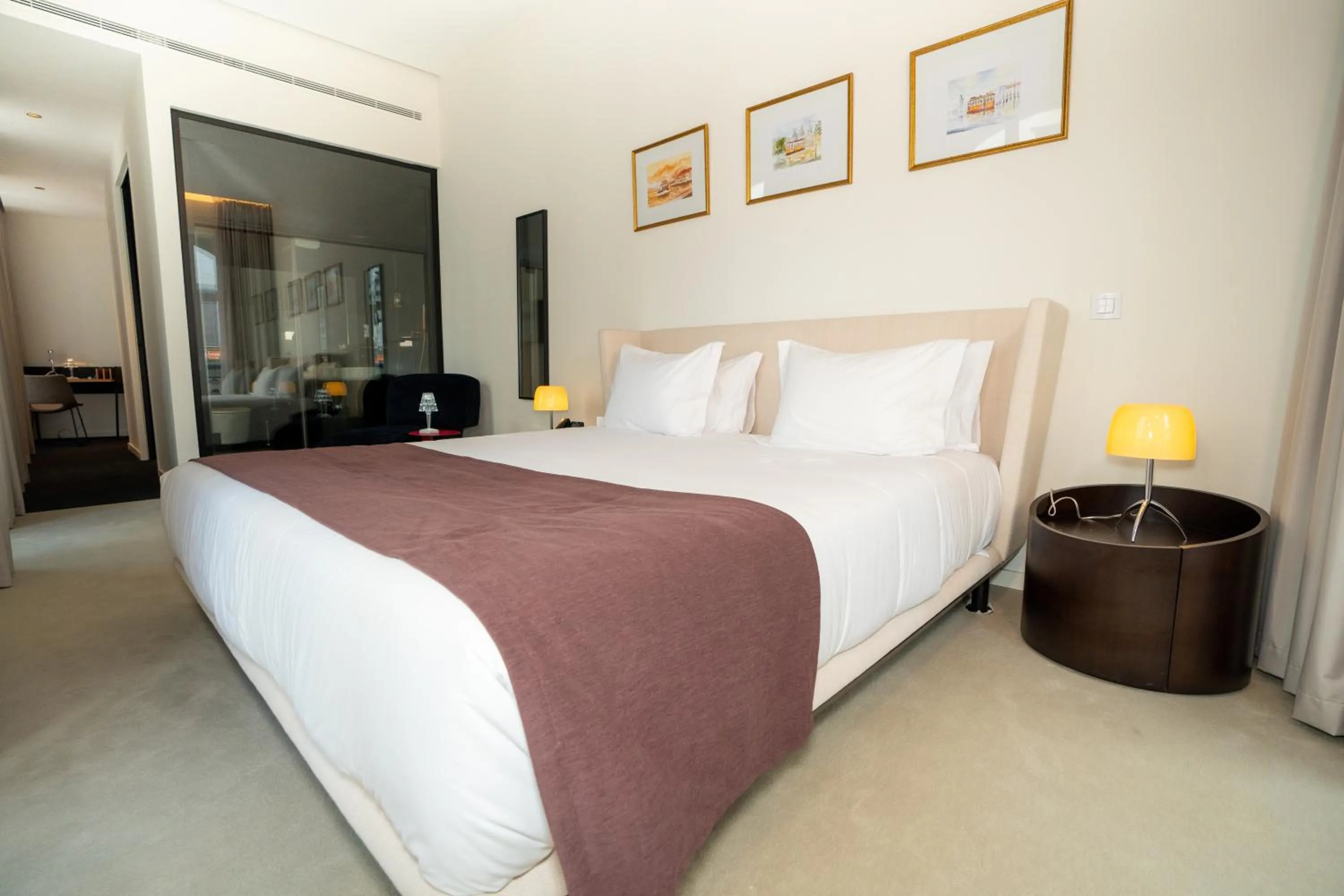 Bedroom, Bed in Golden Lisbon Hotel