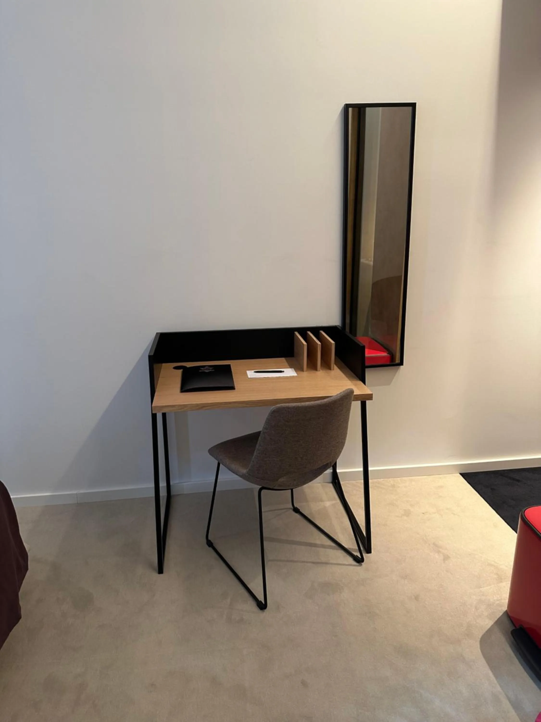 hair dresser in Golden Lisbon Hotel