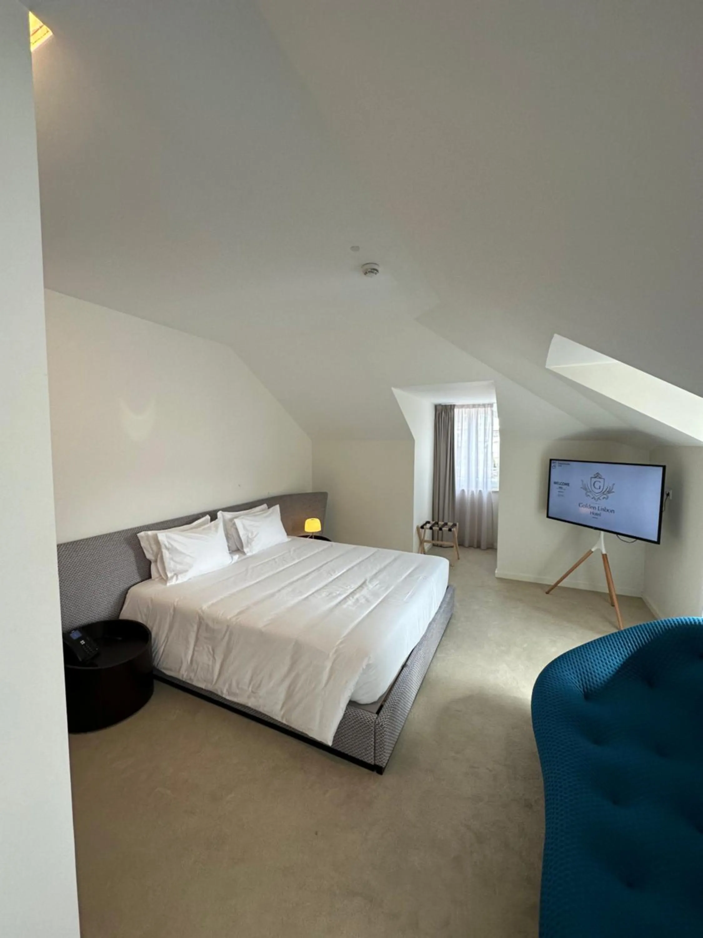 Bed in Golden Lisbon Hotel