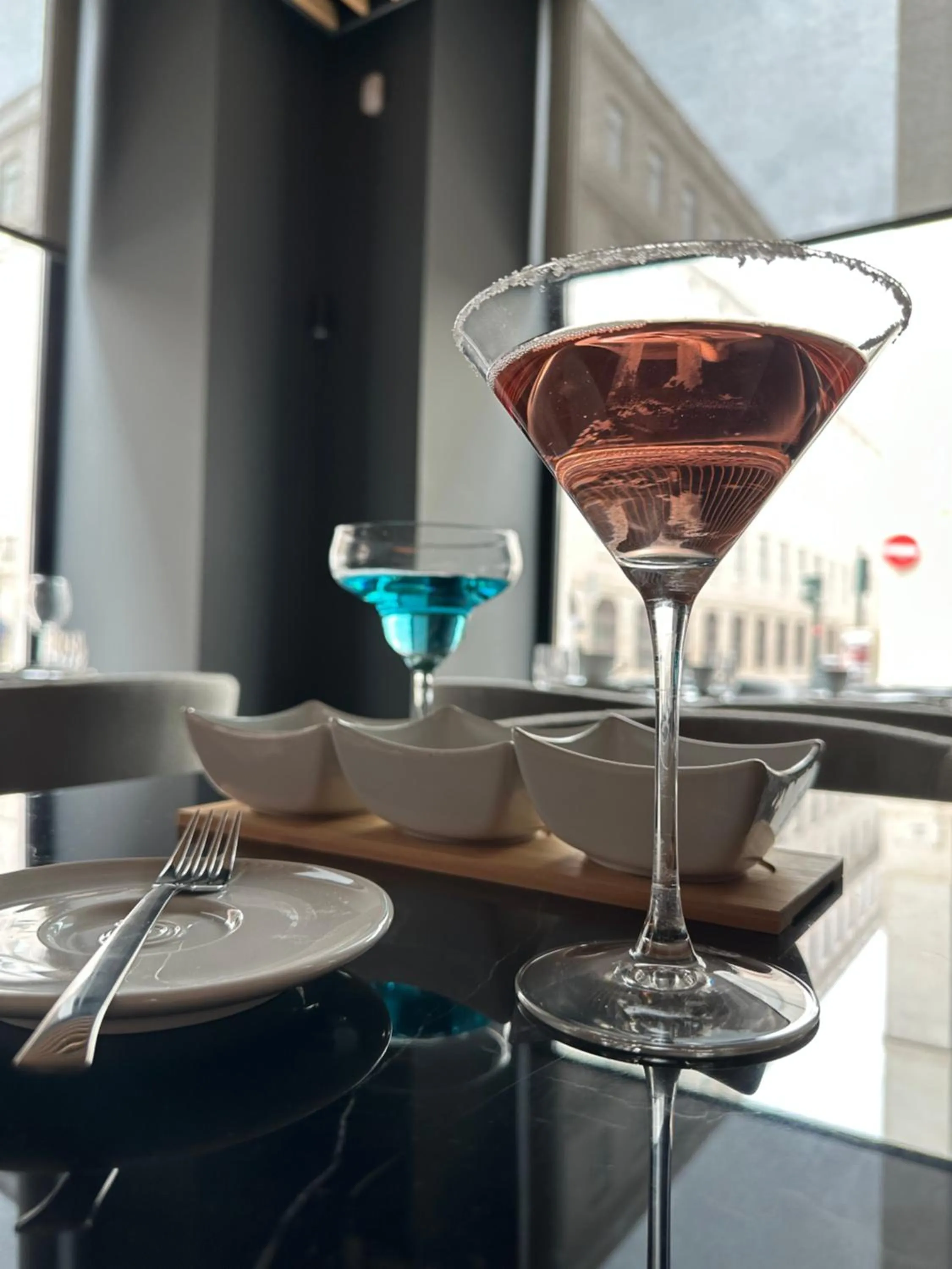 Restaurant/places to eat in Golden Lisbon Hotel