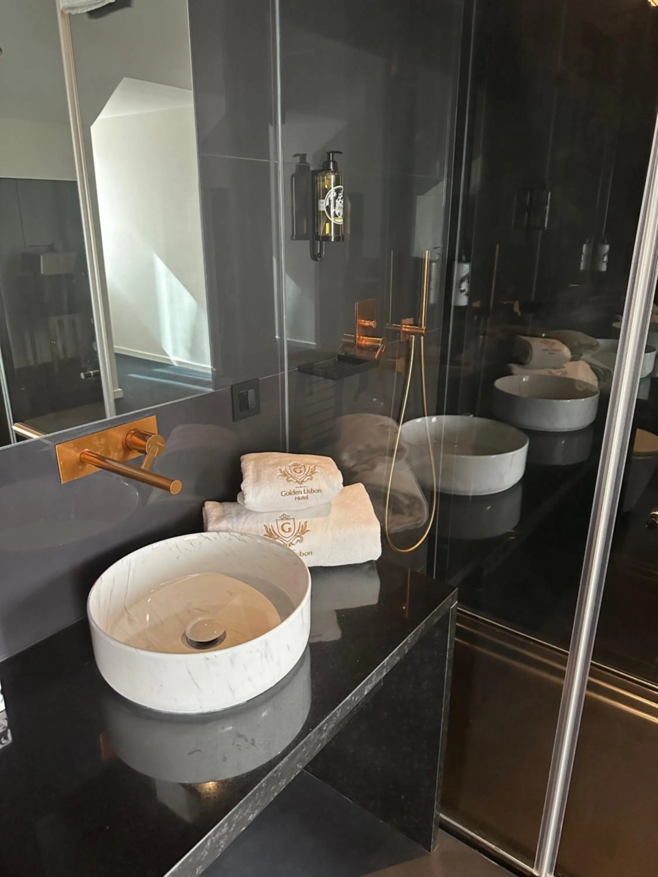 Shower in Golden Lisbon Hotel