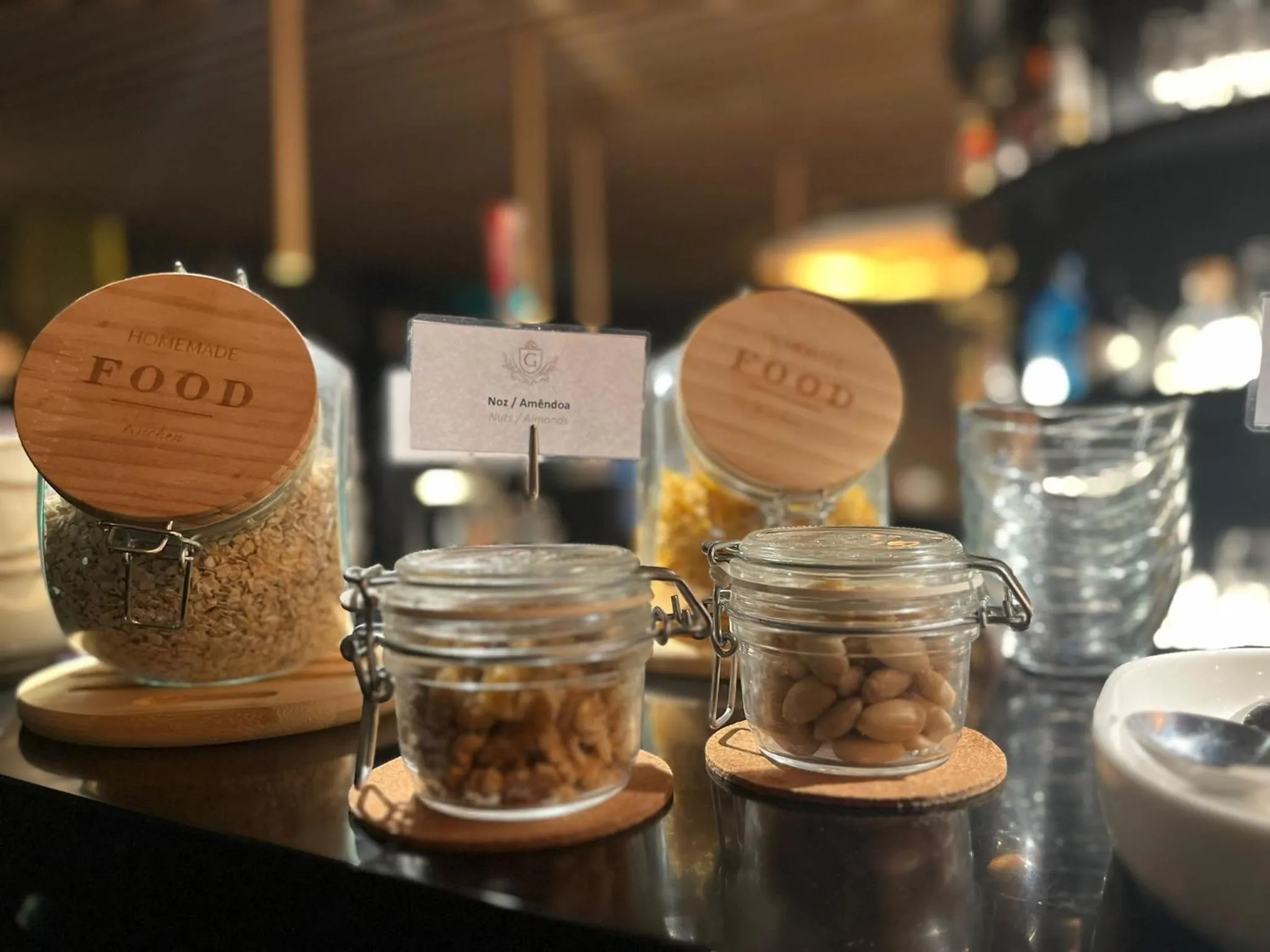 Restaurant/places to eat in Golden Lisbon Hotel