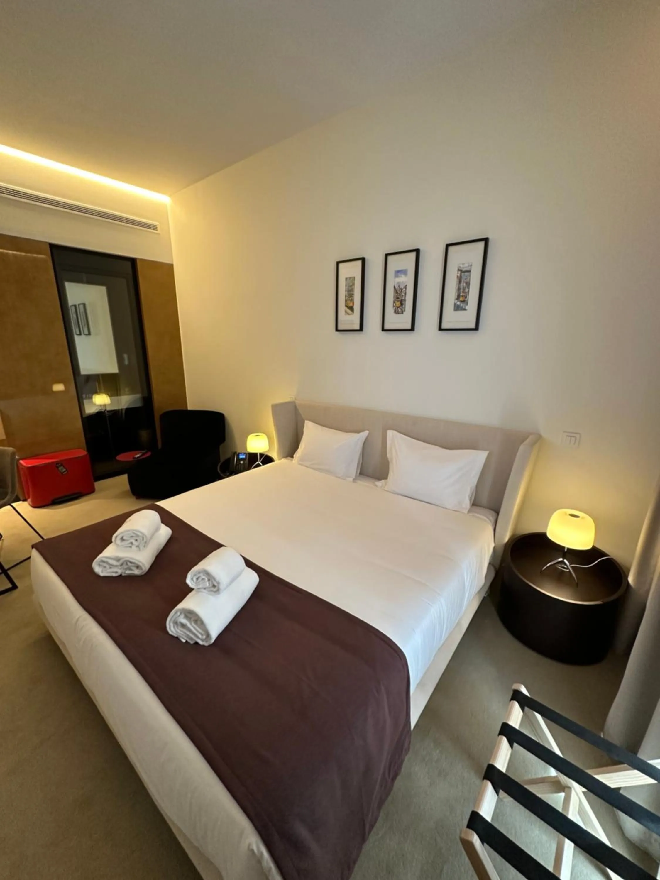 Bed in Golden Lisbon Hotel