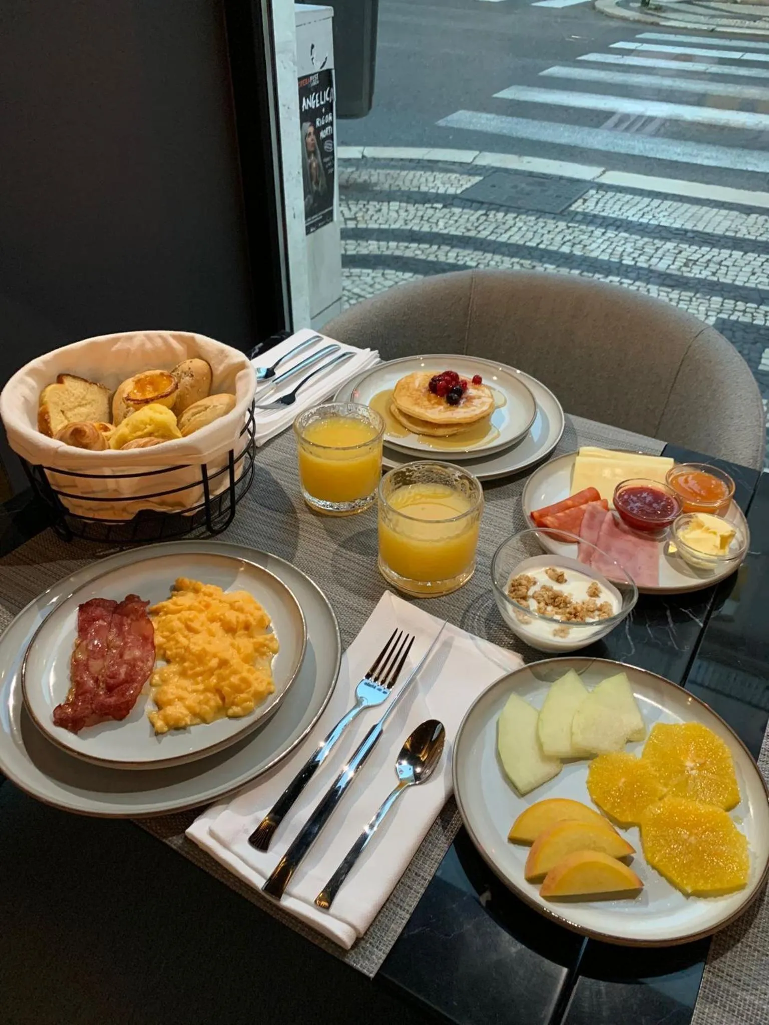 Breakfast in Golden Lisbon Hotel