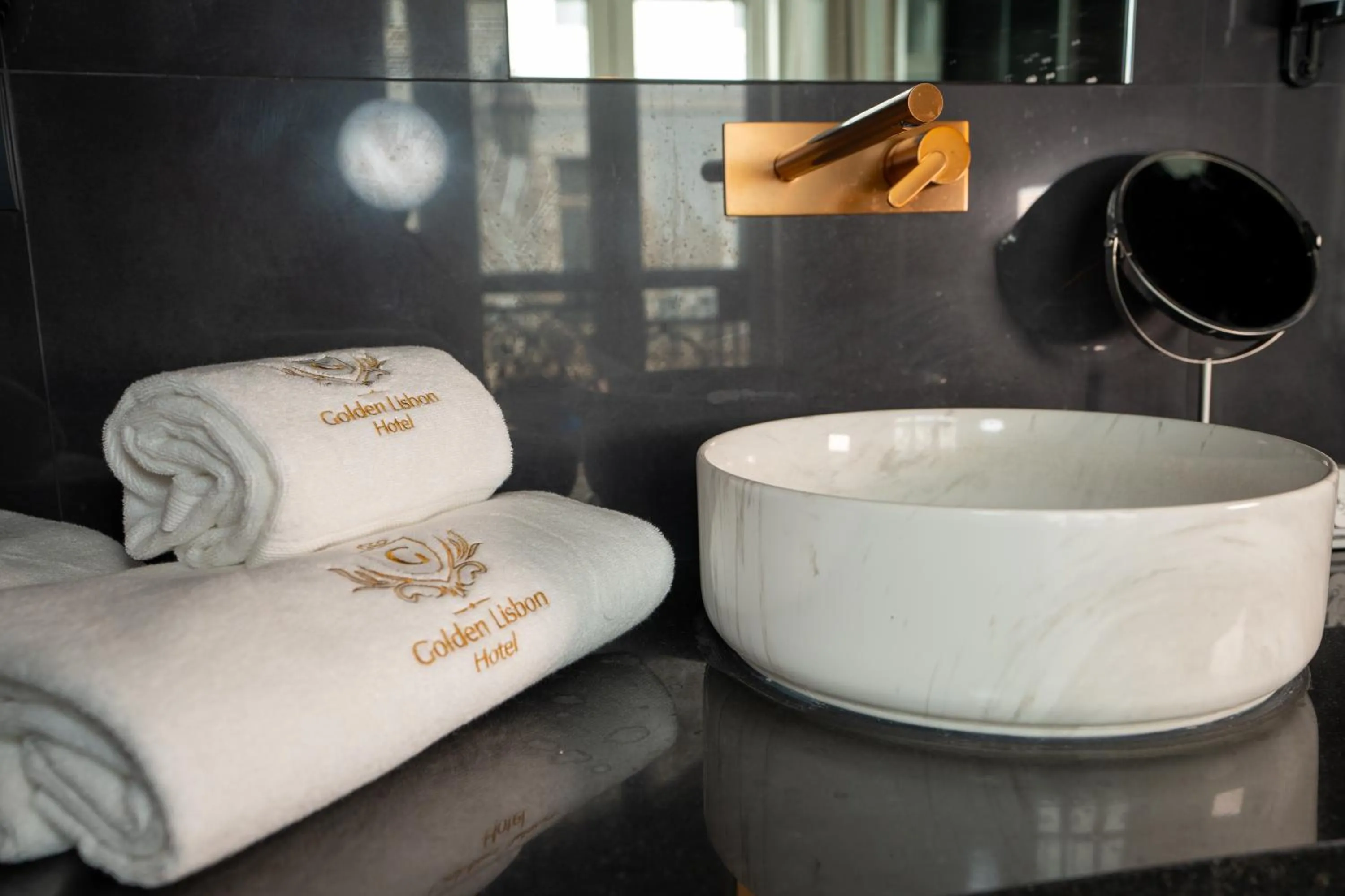 Toilet in Golden Lisbon Hotel