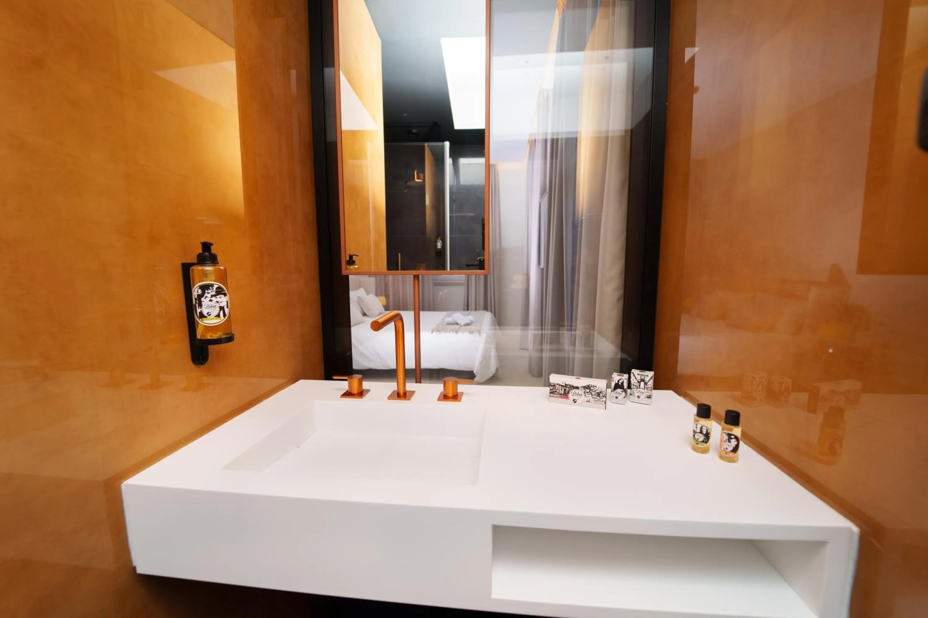 Bathroom in Golden Lisbon Hotel