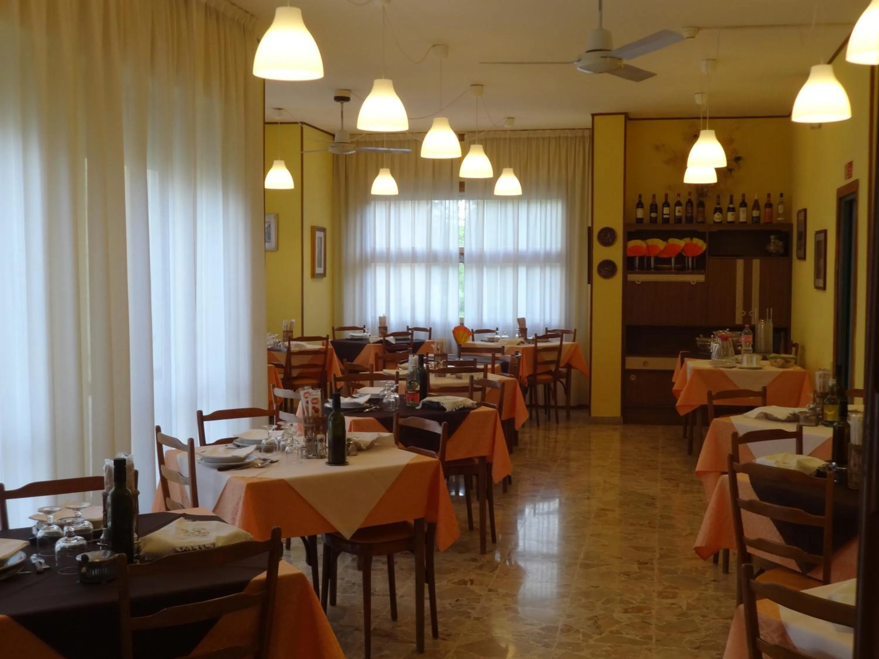 Food and drinks in Hotel Saturno